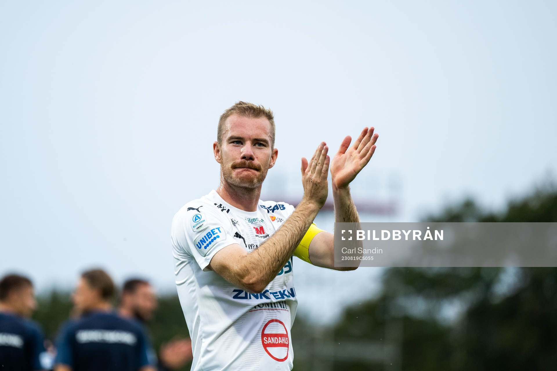 Värnamos Freddy Winsth tackar publiken