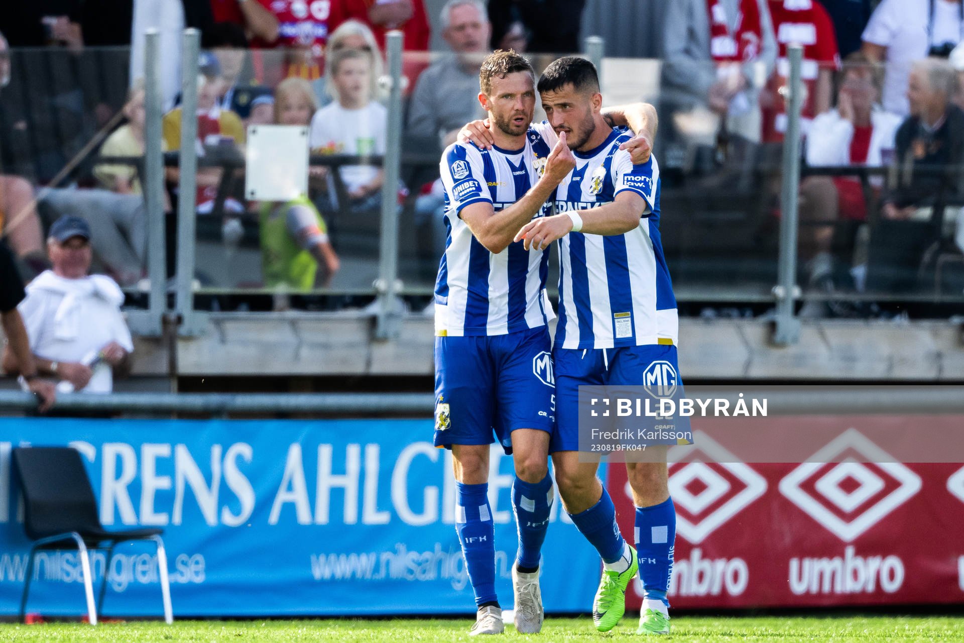 IFK Göteborgs Marcus Berg och Astrit Selmani jublar