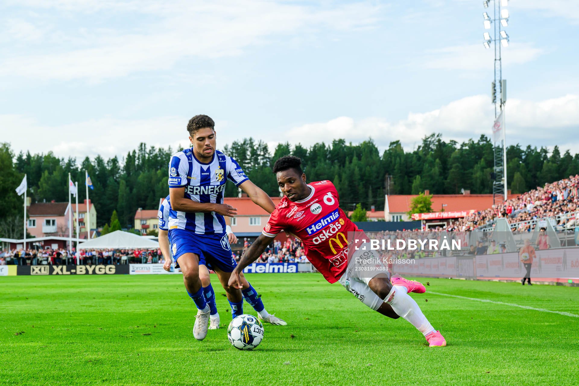 IFK Göteborgs Arbnor Mucolli och Degerfors Joseph - Claude
