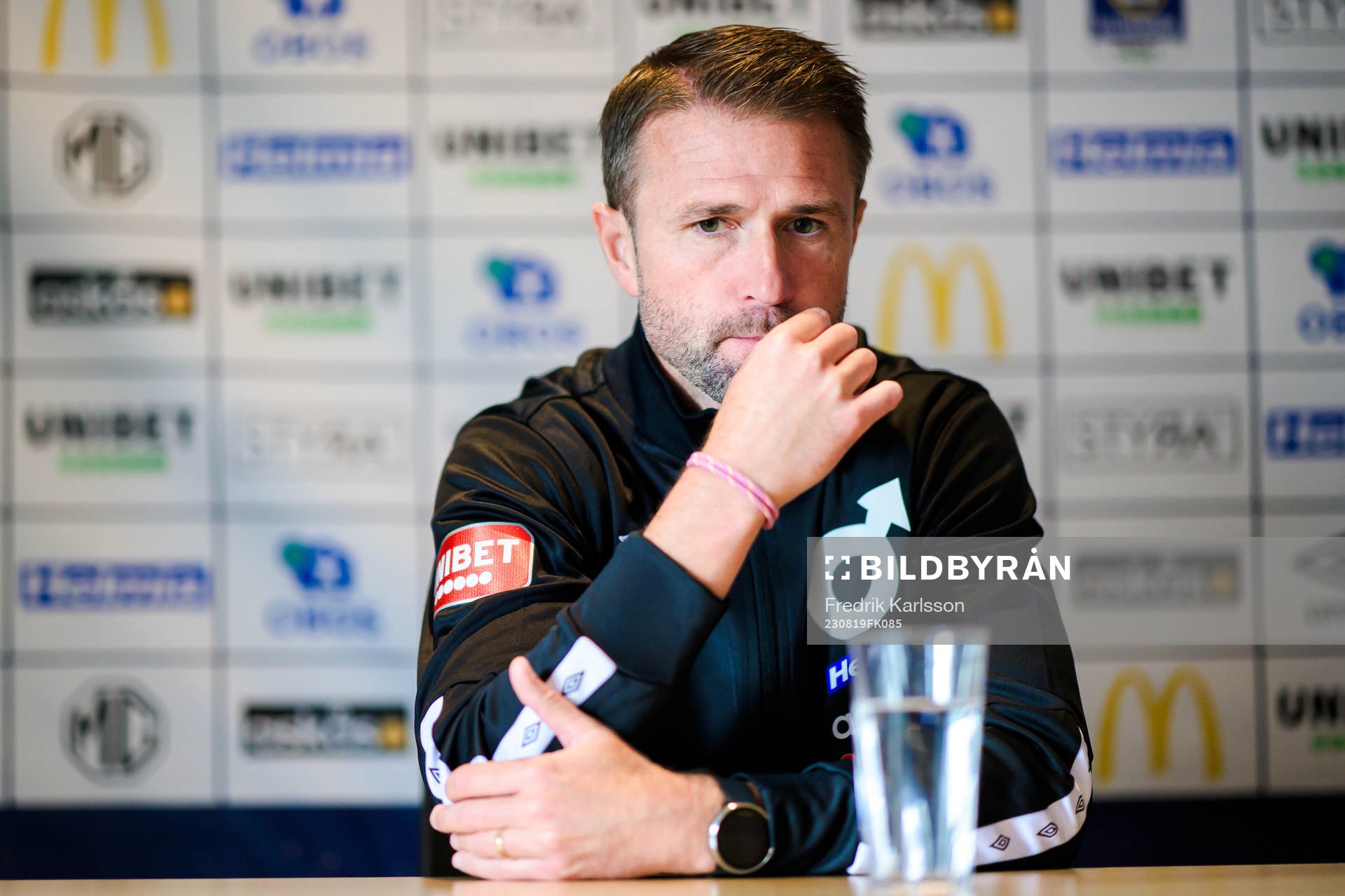 Degerfors tränare Tobias Solberg deppar