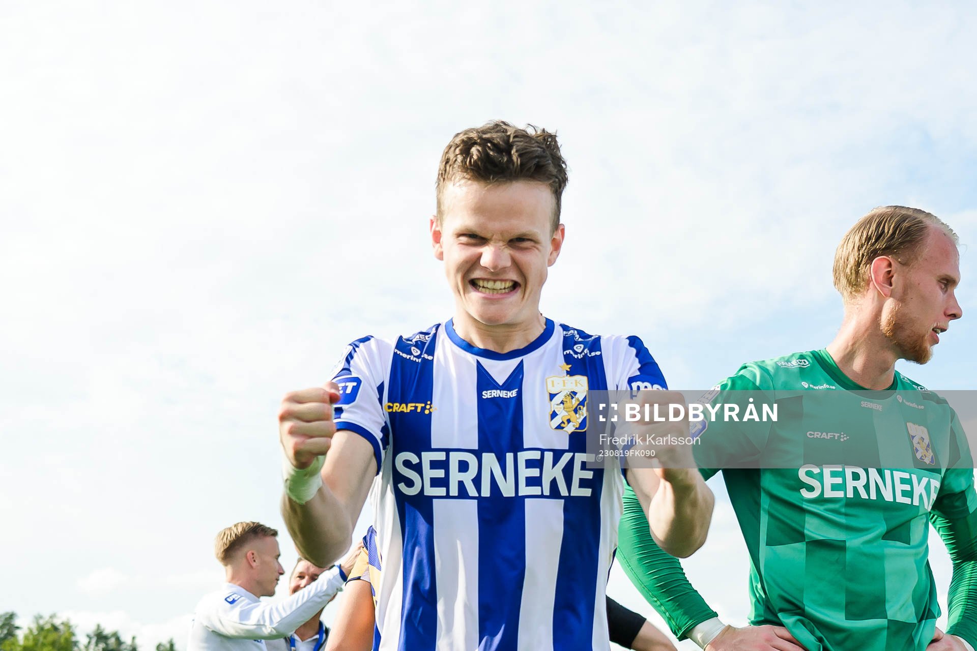IFK Göteborgs Kolbeinn Thordarson jublar efter vinsten i fotbollsmatchen i Allsvenskan mellan Degerfors och IFK Göteborg den 19 augusti 2023 i Degerfors.