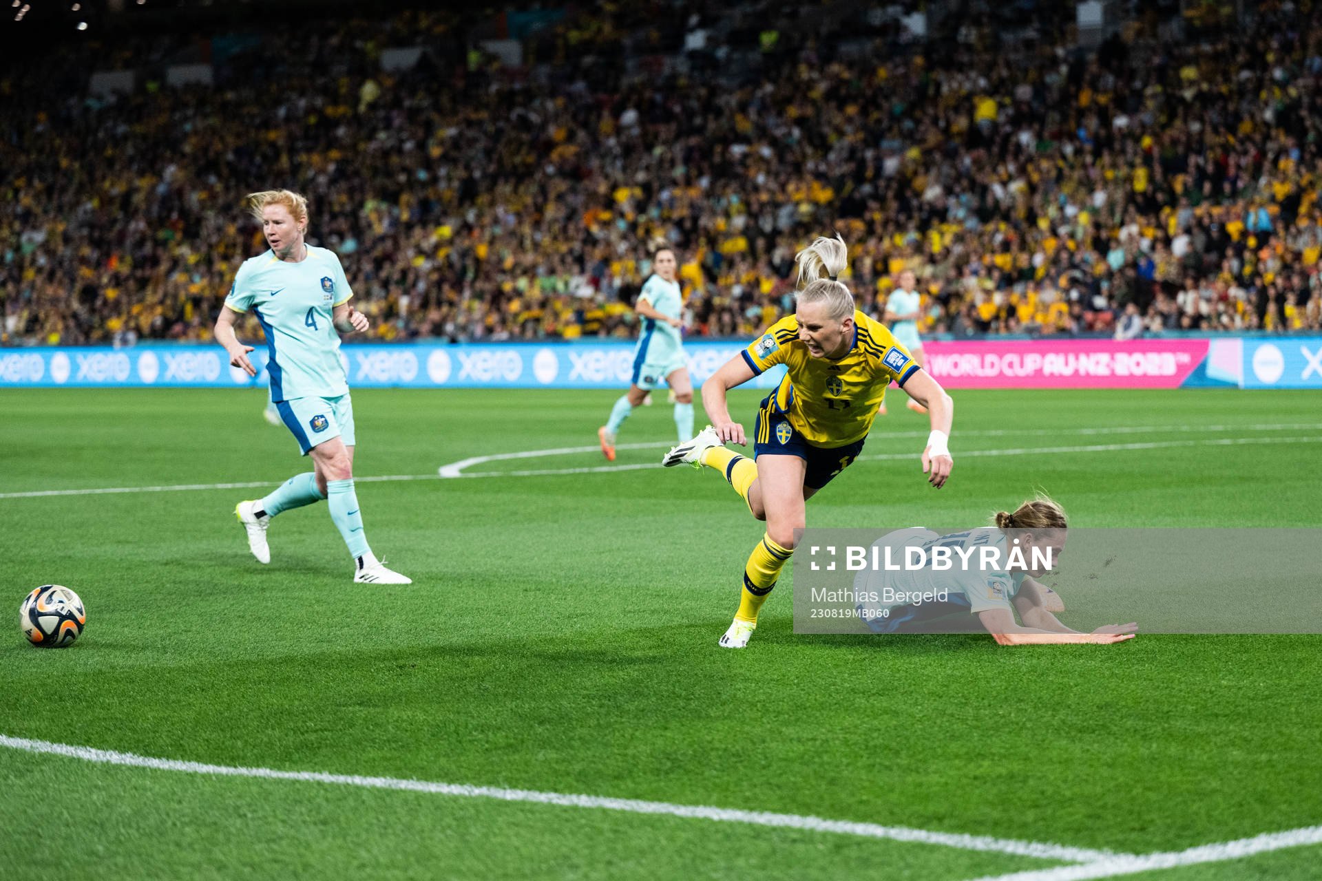 Stina Blackstenius of Sweden and Clare Hunt of Australia
