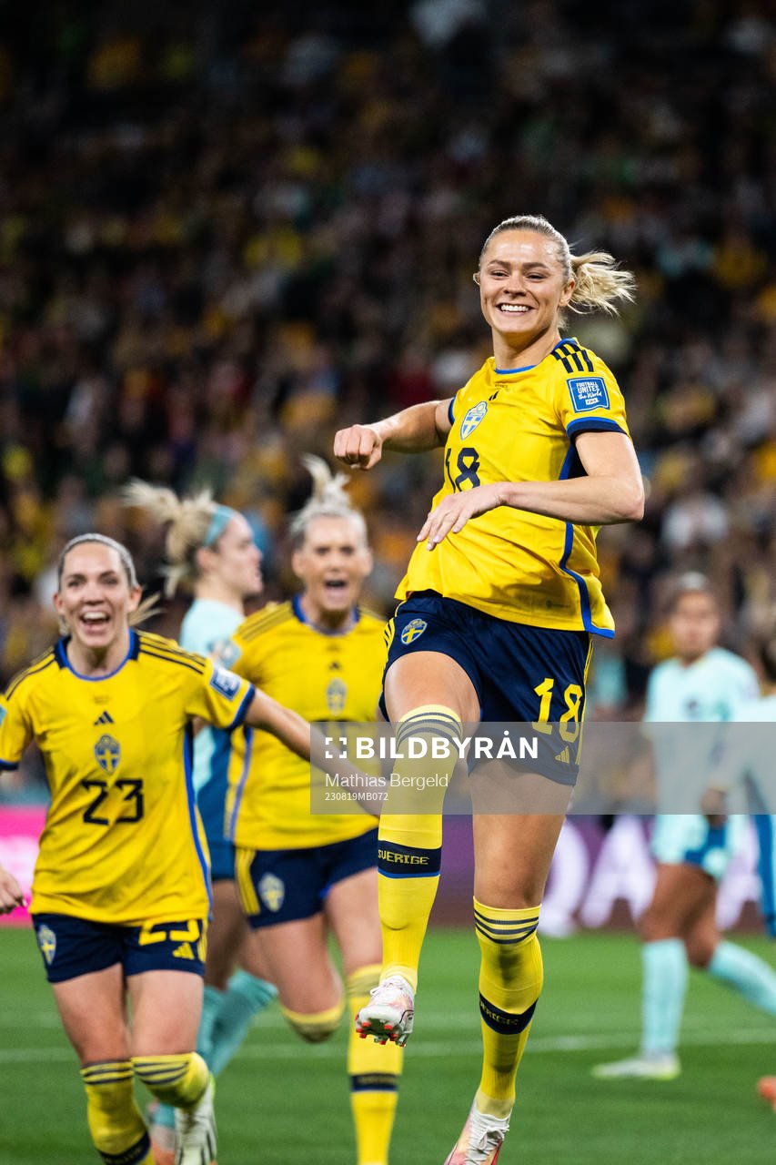 Fridolina Rolfö of Sweden celebrates
