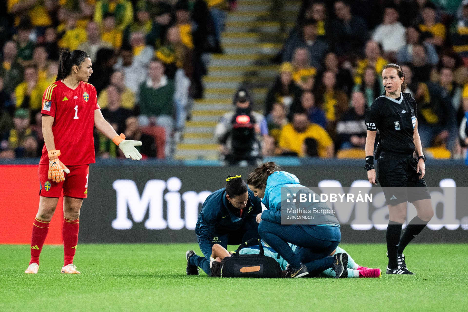 goalkeeper Zecira Musovic of Sweden in discussion with