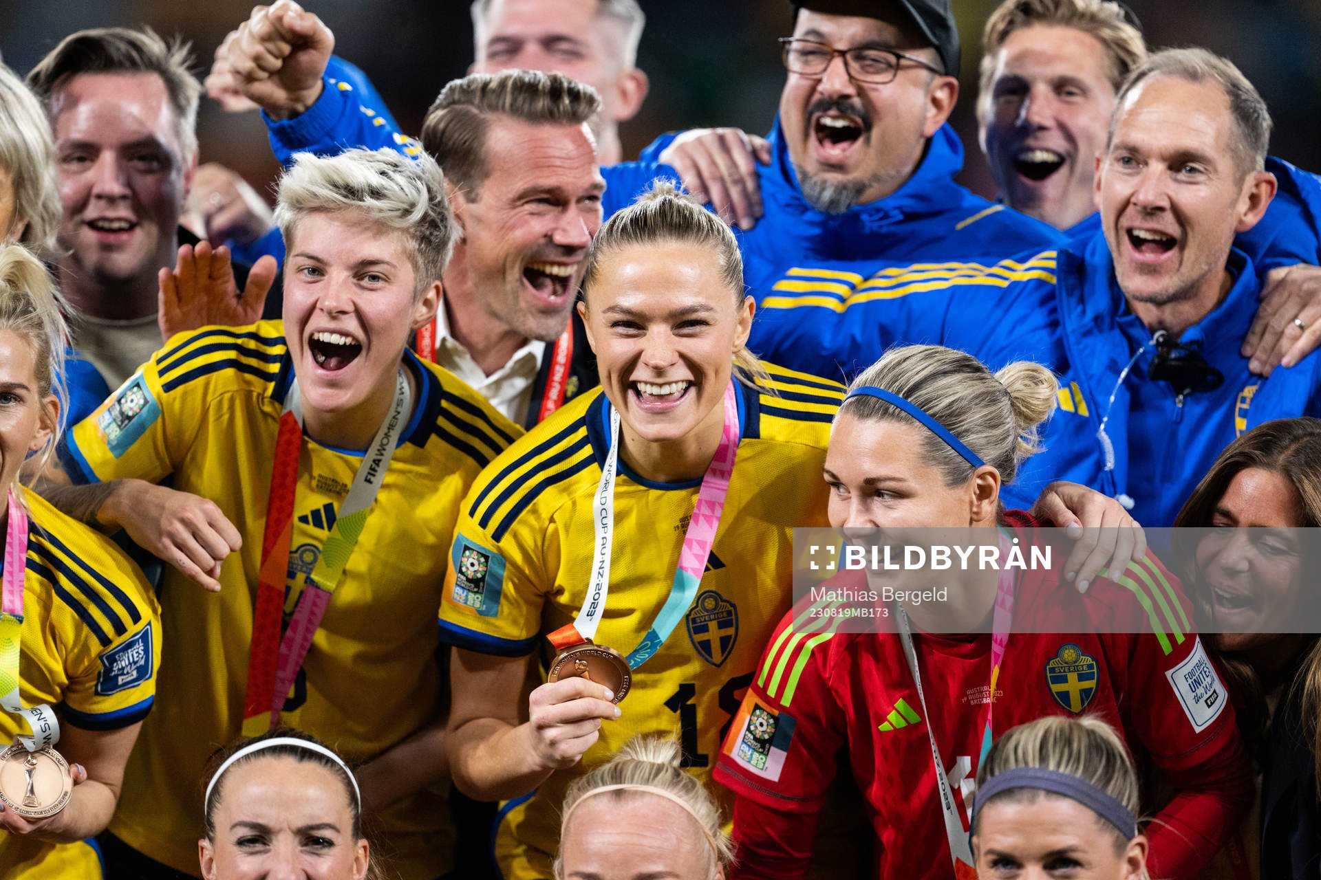 Lina Hurtig, Lina Hurtig and goalkeeper Jennifer Falk of Sweden celebrate with their bronze medals after the FIFA Women's World Cup bronze medal match between Sweden and Australia on August 19, 2023 in Brisbane.