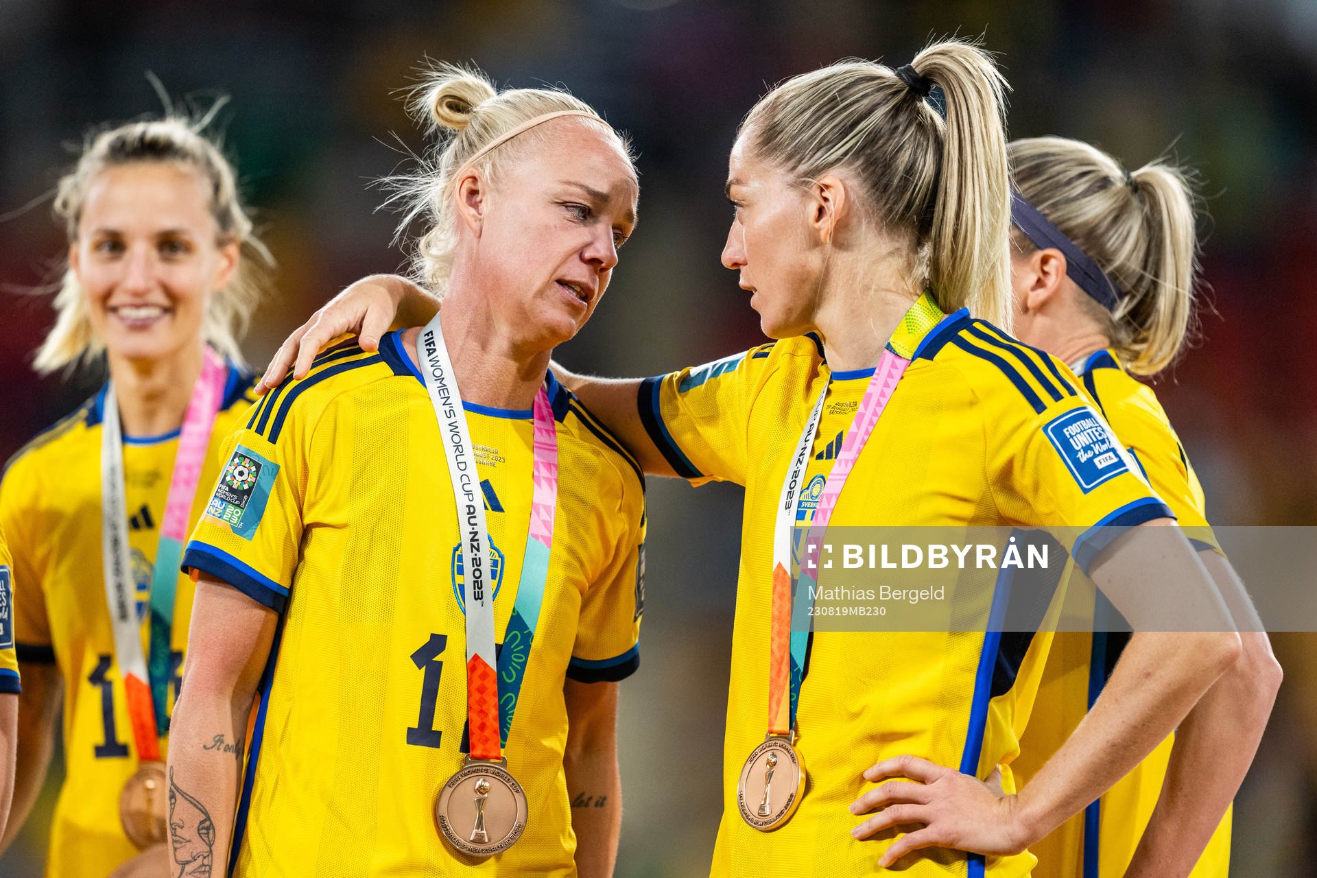 Caroline Seger and Linda Sembrant of Sweden at the award