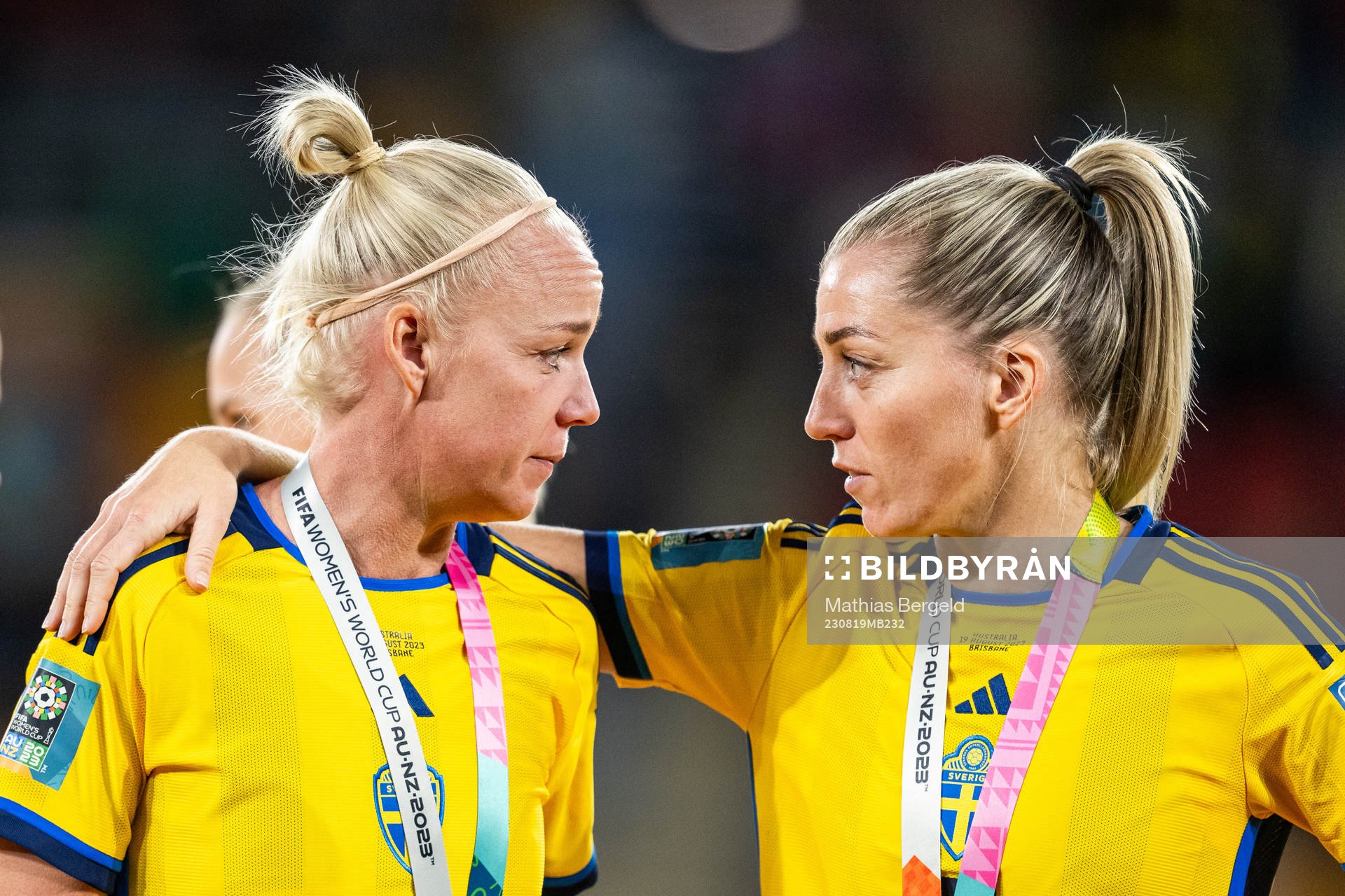 Caroline Seger and Linda Sembrant of Sweden at the award
