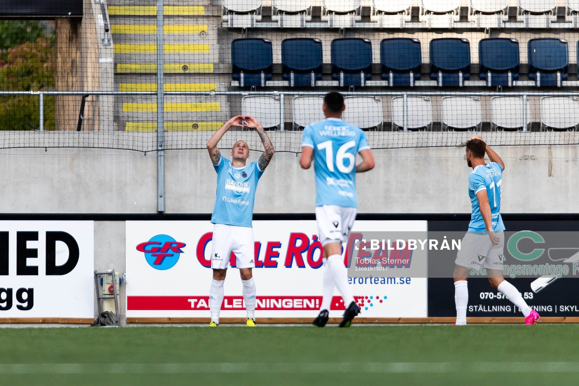 Gefles Anton Lundin jublar
