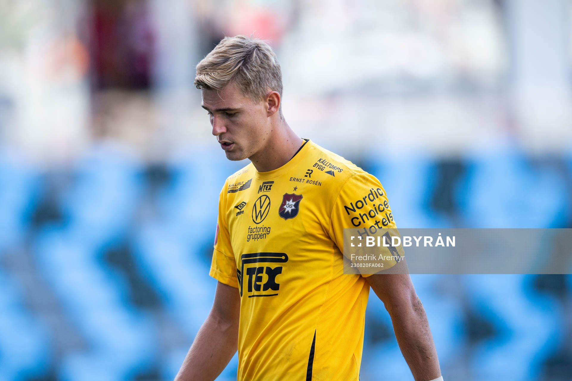 Örgrytes målvakt Mathias Nilsson deppar