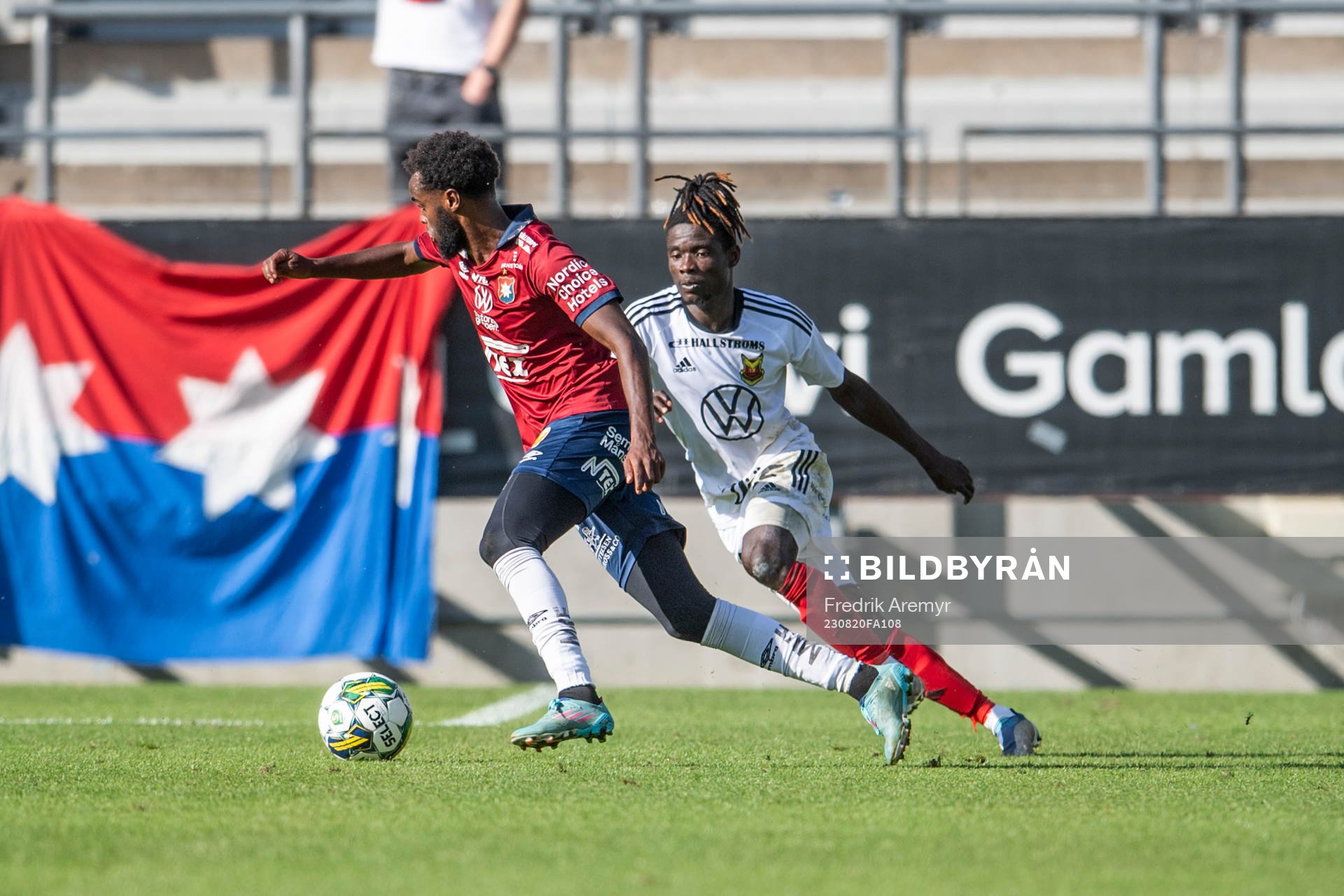 Örgrytes Mubaarak Nuh och Östersunds Yannick Armel