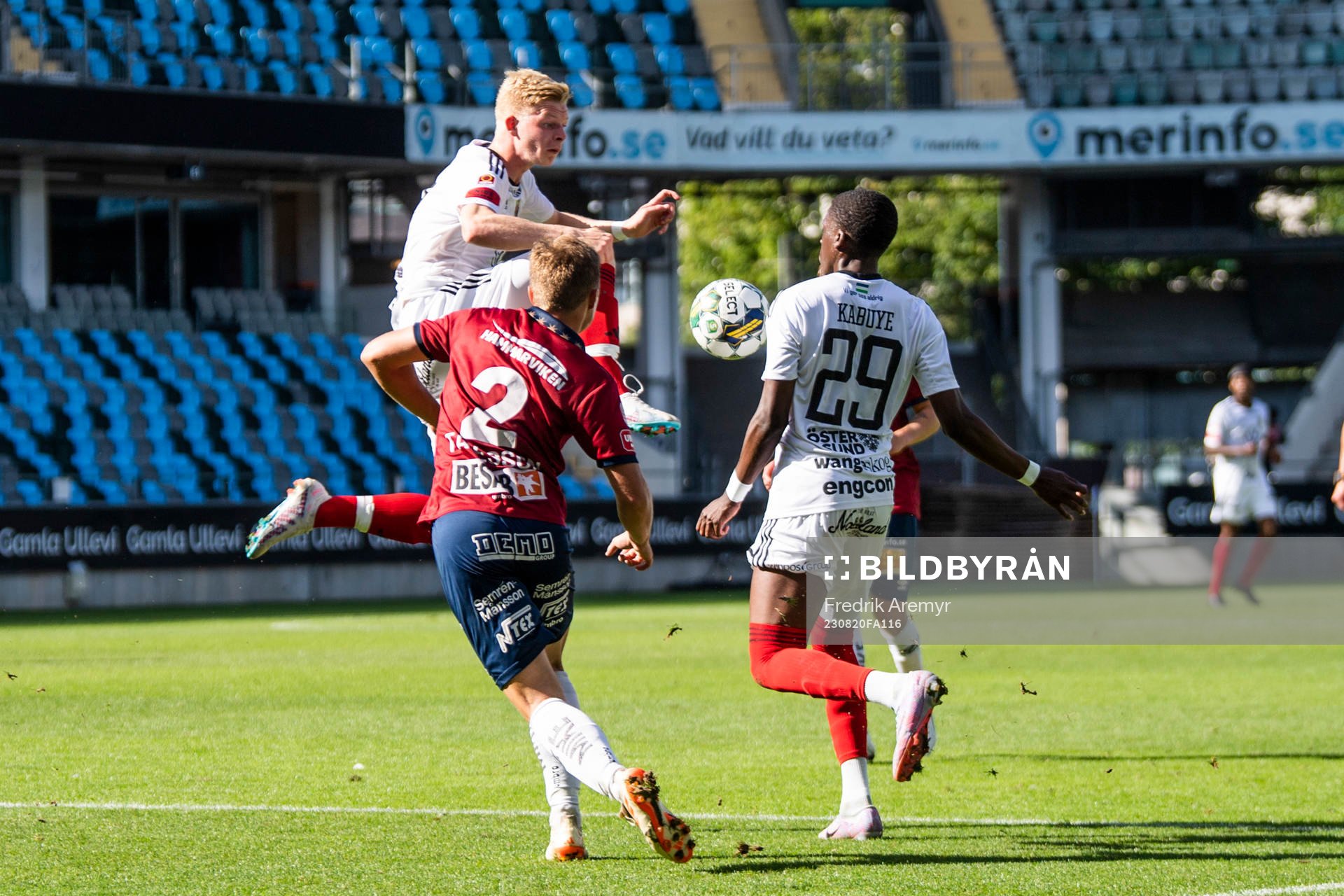 Östersunds Malcolm Stolt och Calvin Kabuye