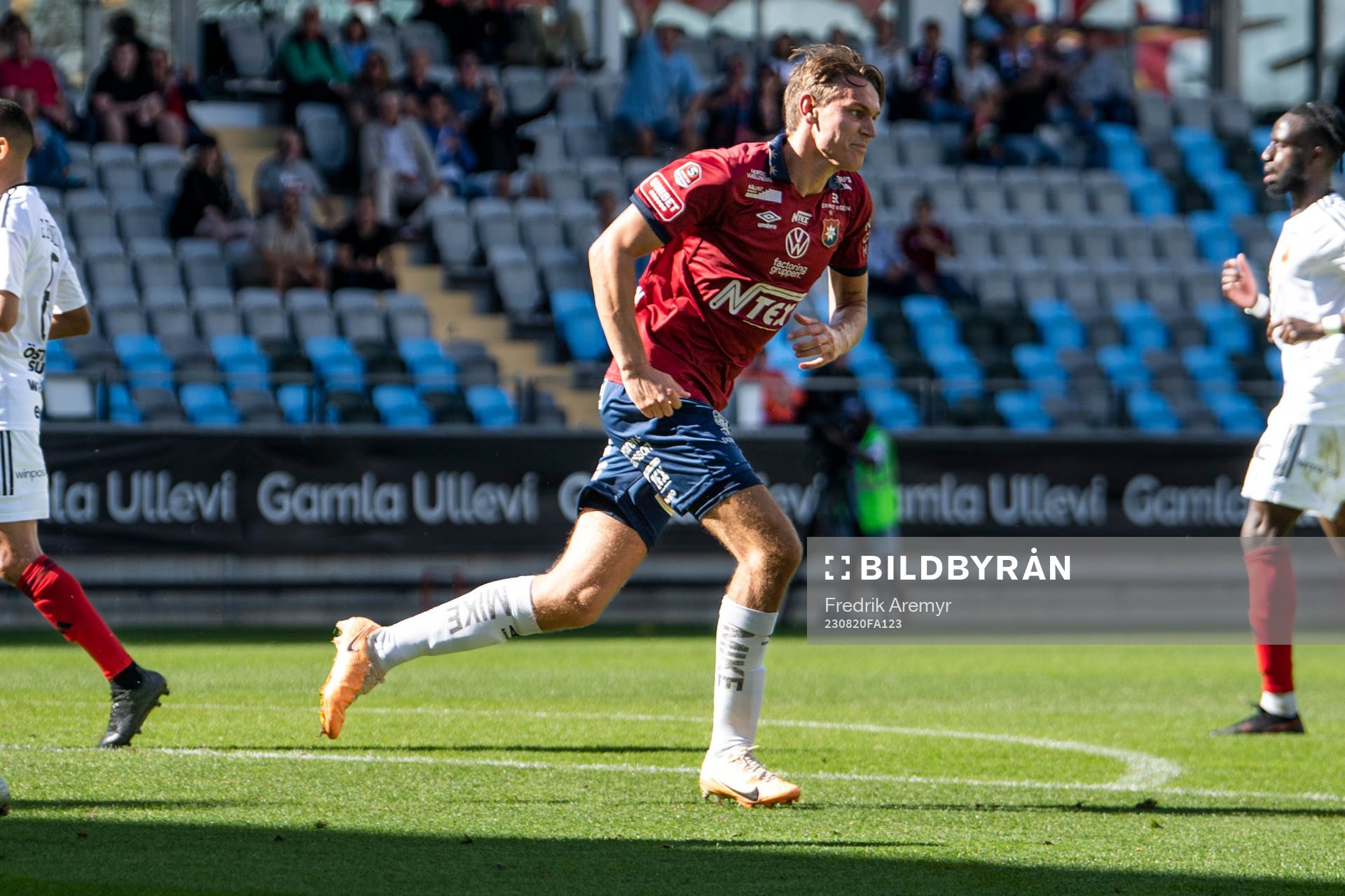 Örgrytes Noah Christoffersson jublar