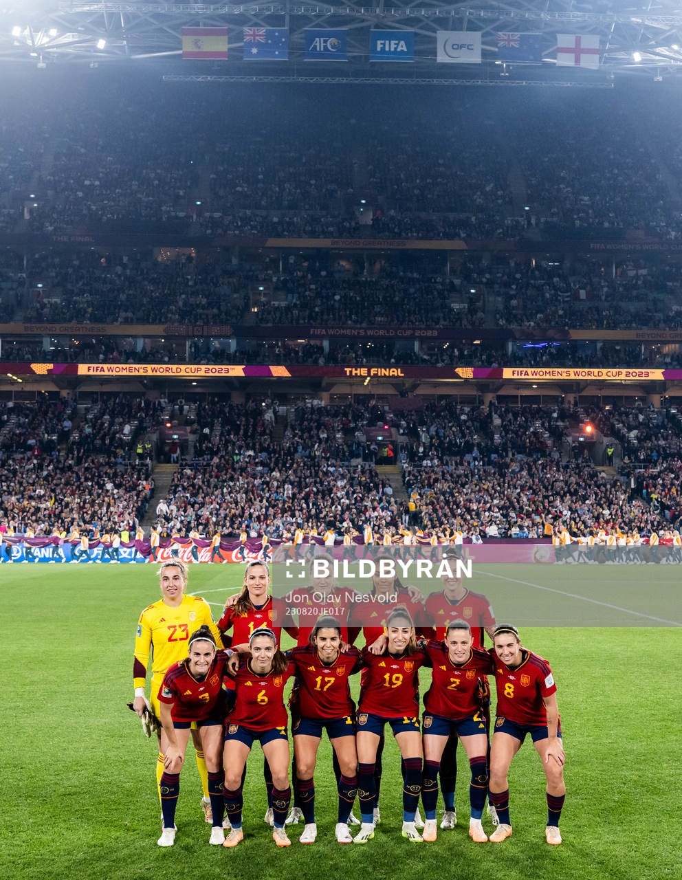 The starting eleven of Spain poses for a team photo