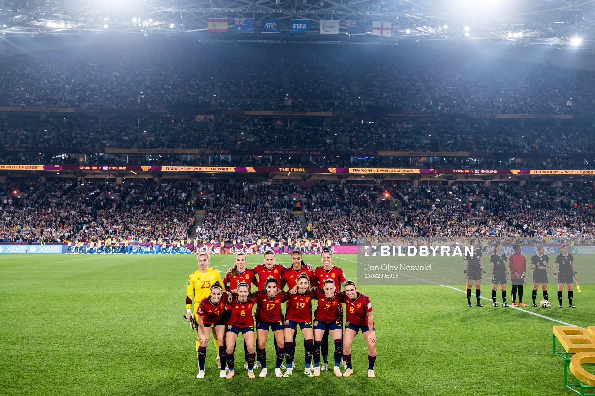 The starting eleven of Spain poses for a team photo
