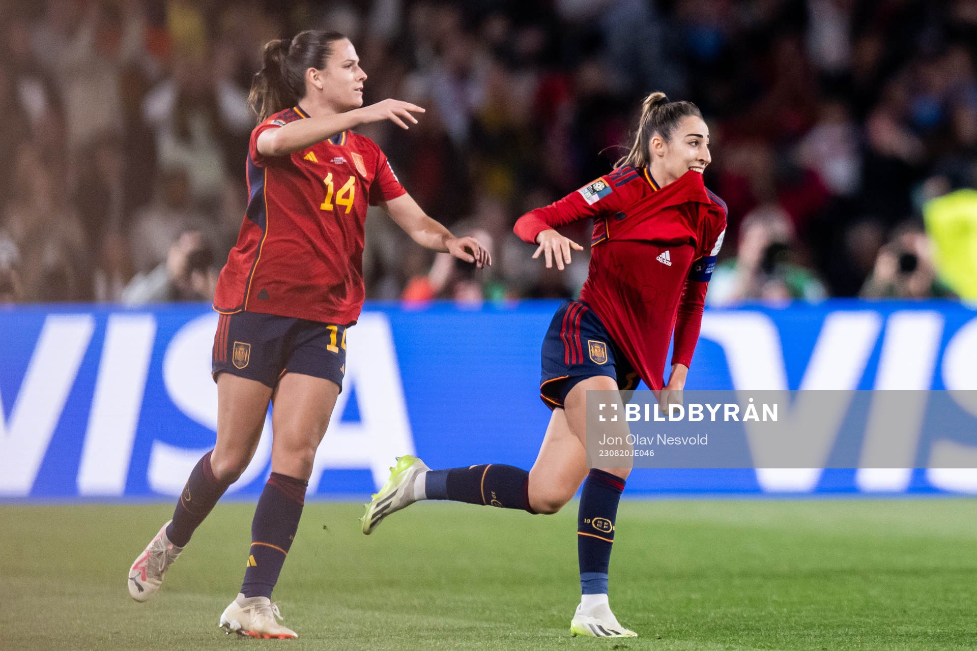 Olga Carmona of Spain celebrate her 1-0 goal with Laia