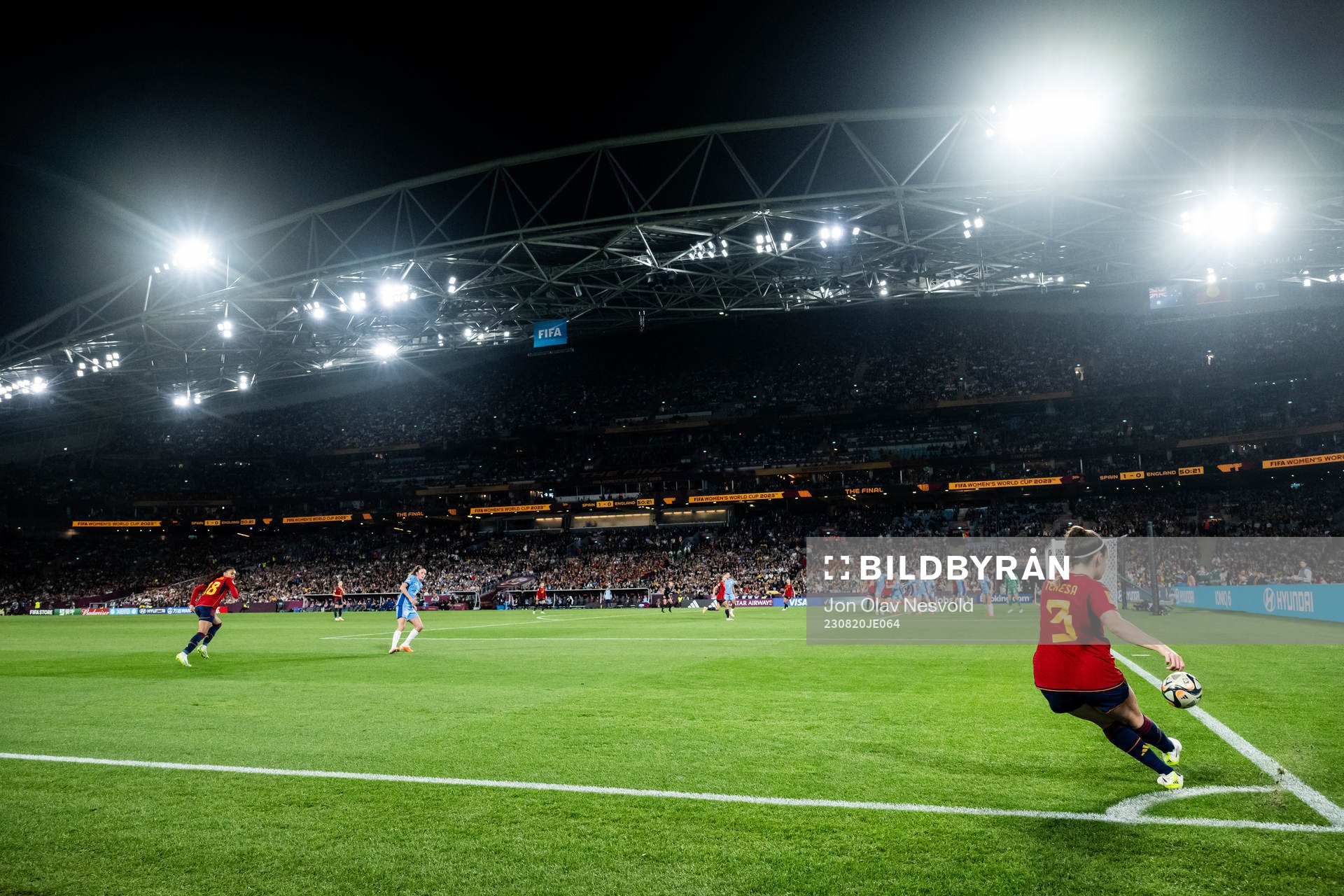 Teresa Abelleira of Spain with a corner kick