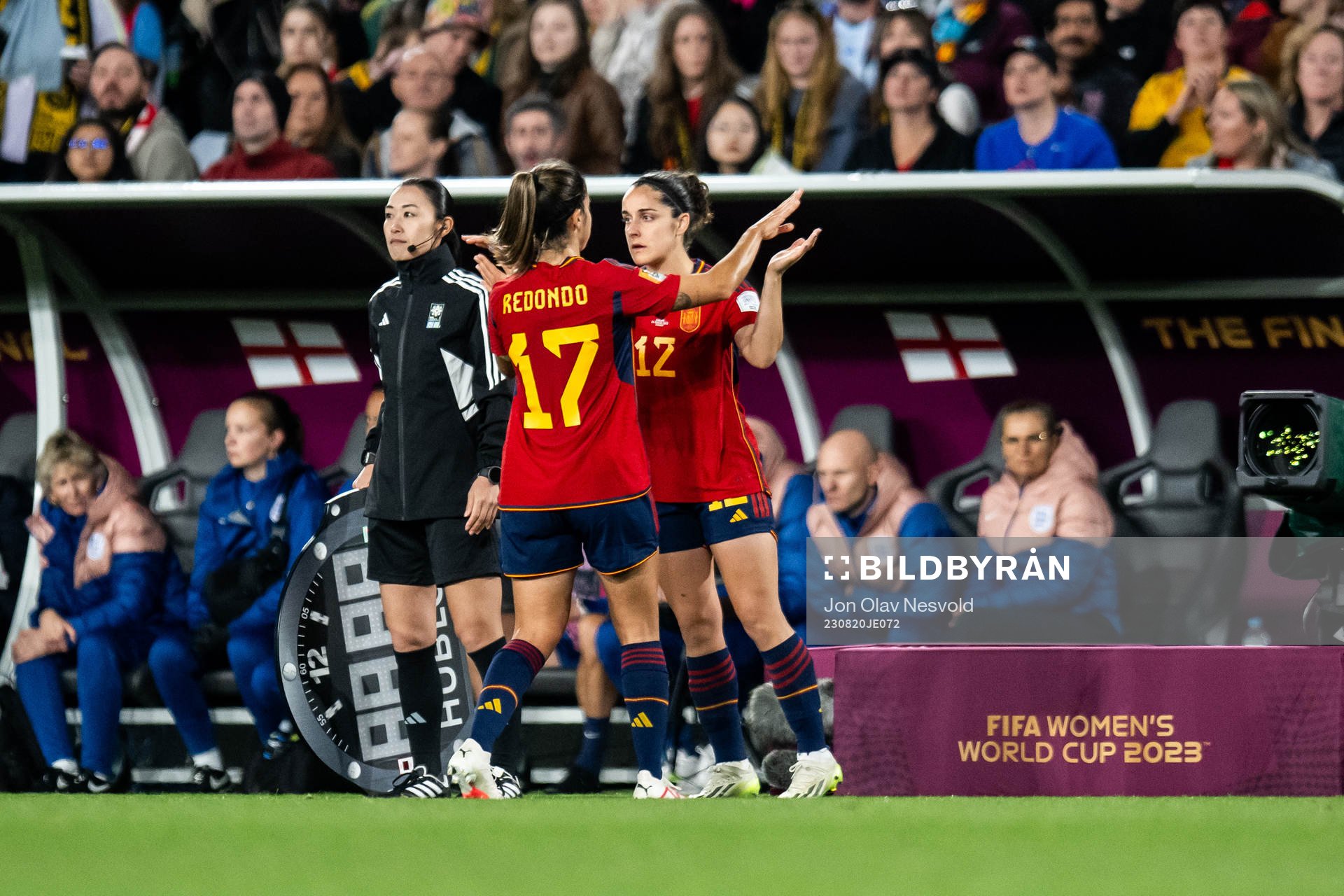Substitution between Alba Redondo and +s12+ of Spain