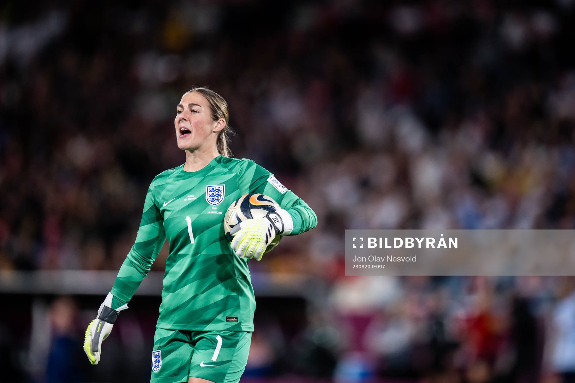 Goalkeeper Mary Earps of England