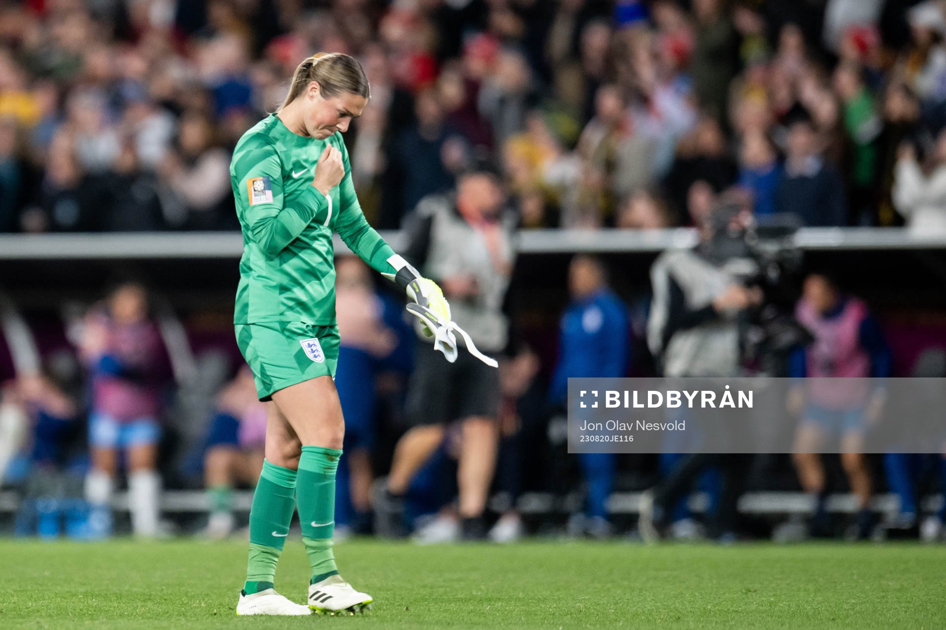 Goalkeeper Mary Earps of England looks dejected
