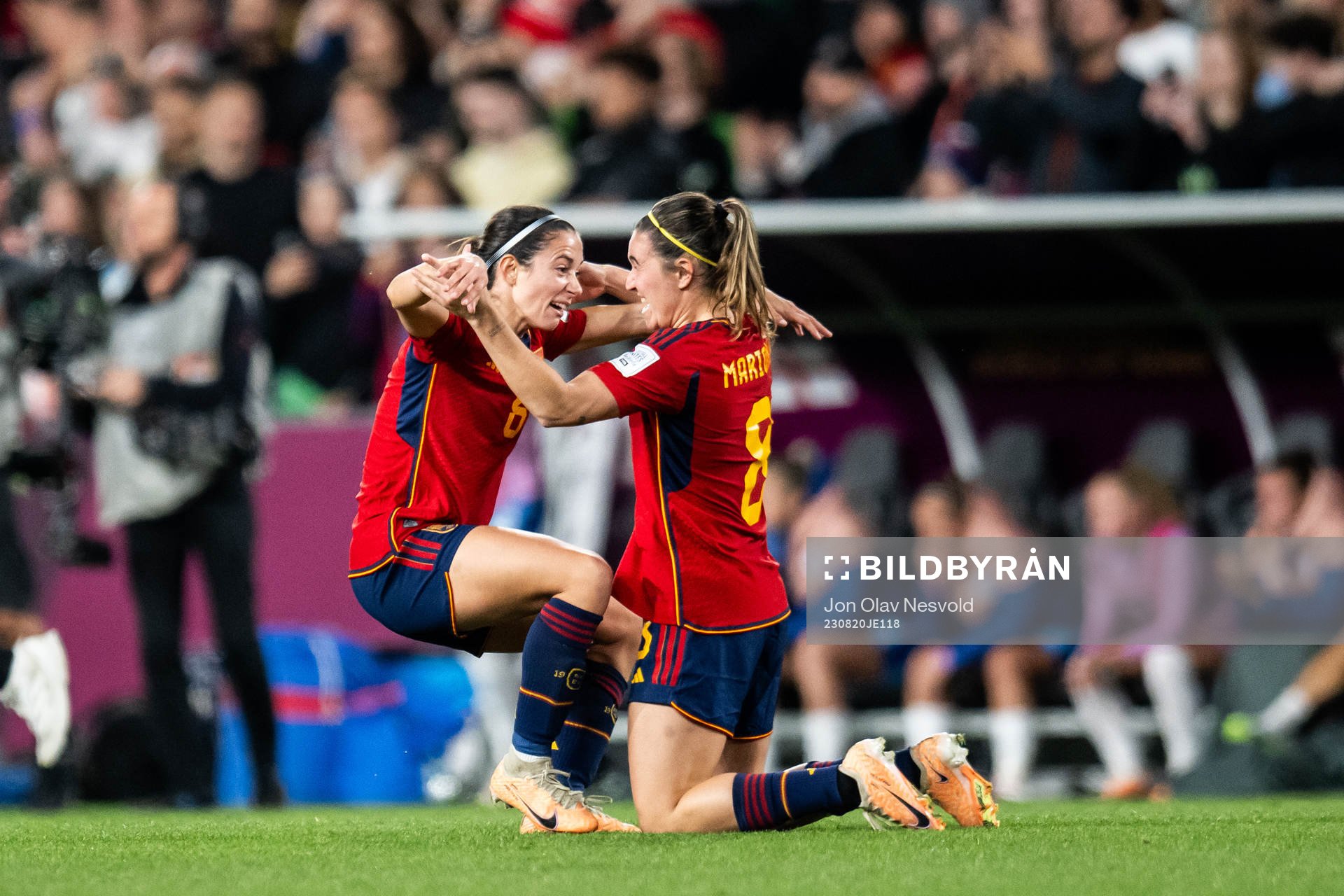 Aitana Bonmati and Mariona Caldentey of Spain celebrates