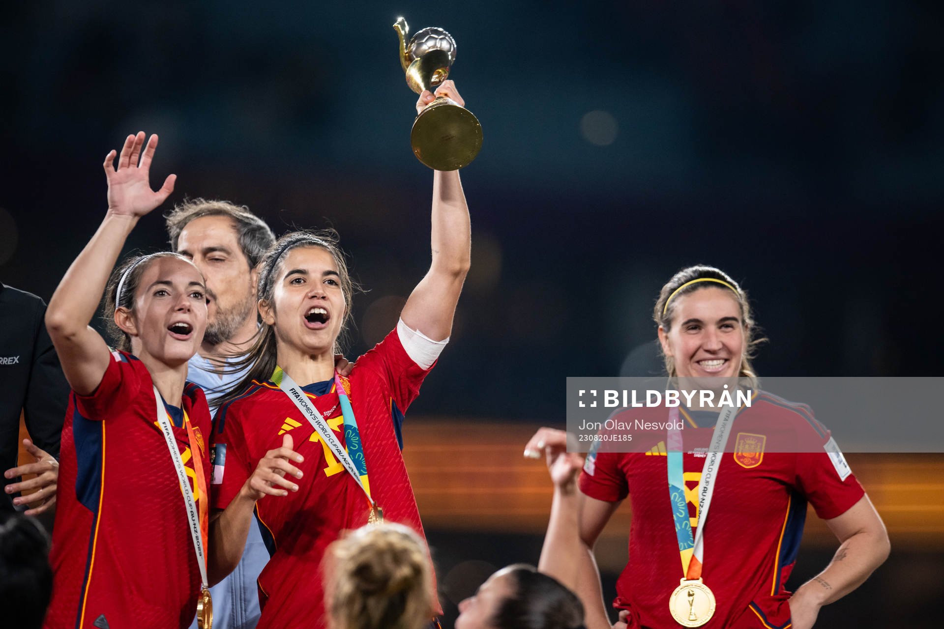 Aitana Bonmati, Alba Redondo and Mariona Caldentey of Spain
