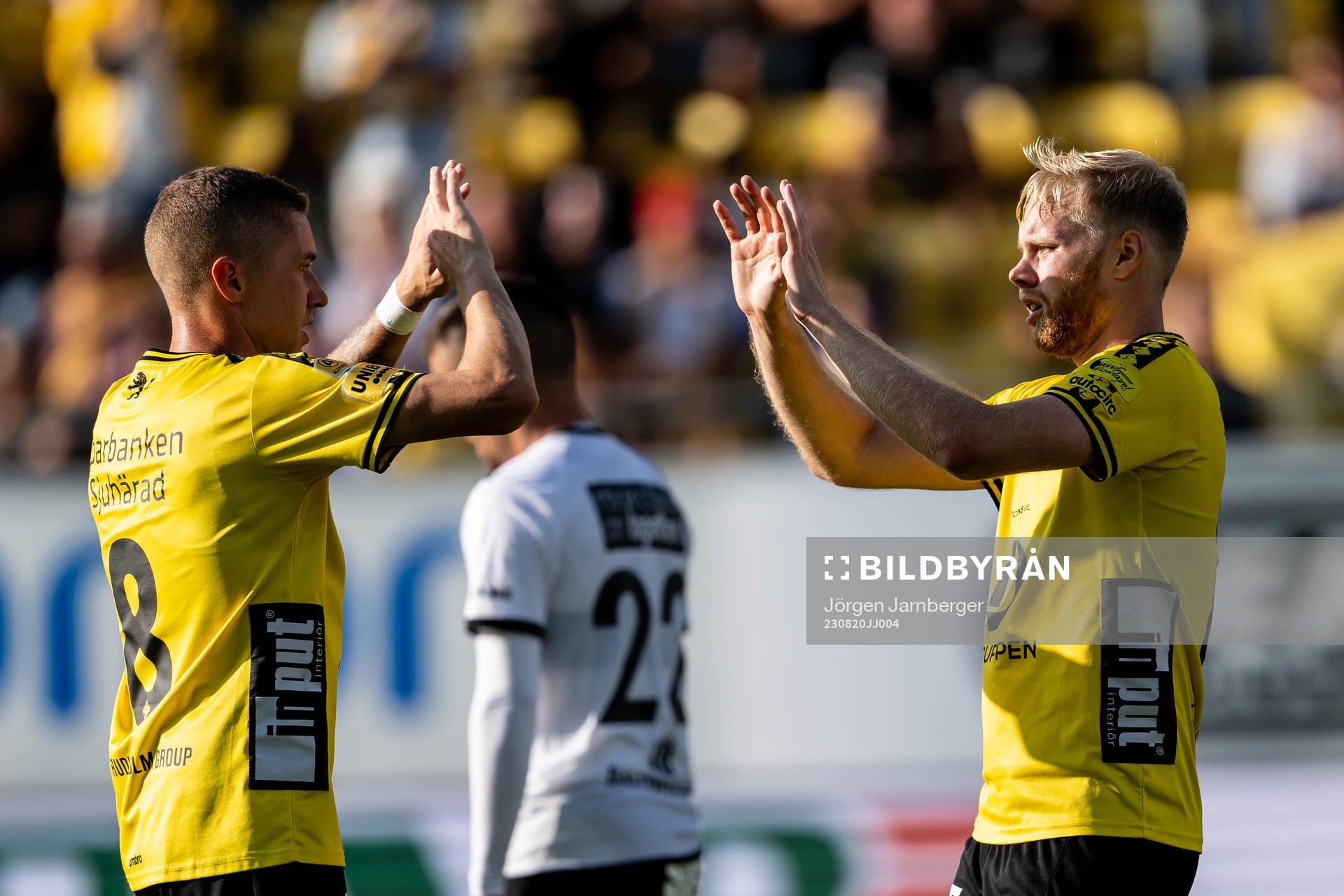 Elfsborgs Sebastian Holmen och Sveinn Guðjohnsen jublar