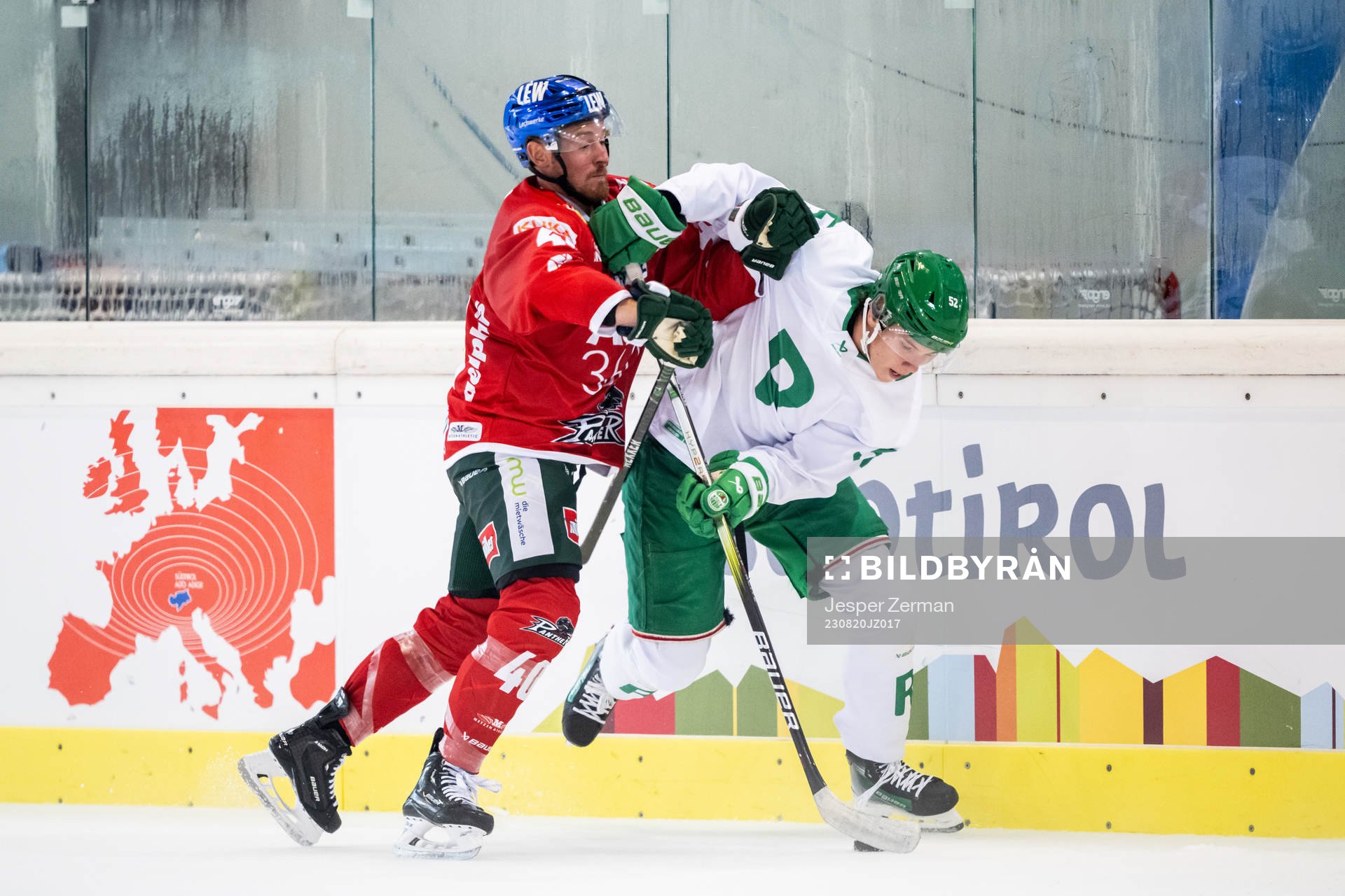 Tim Schule of Augsburger Panther and Felix Nilsson of Rögle