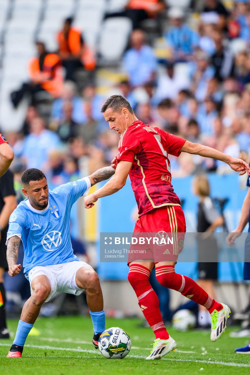 Malmö FFs Sergio Pena och Djurgårdens Haris Radetinac