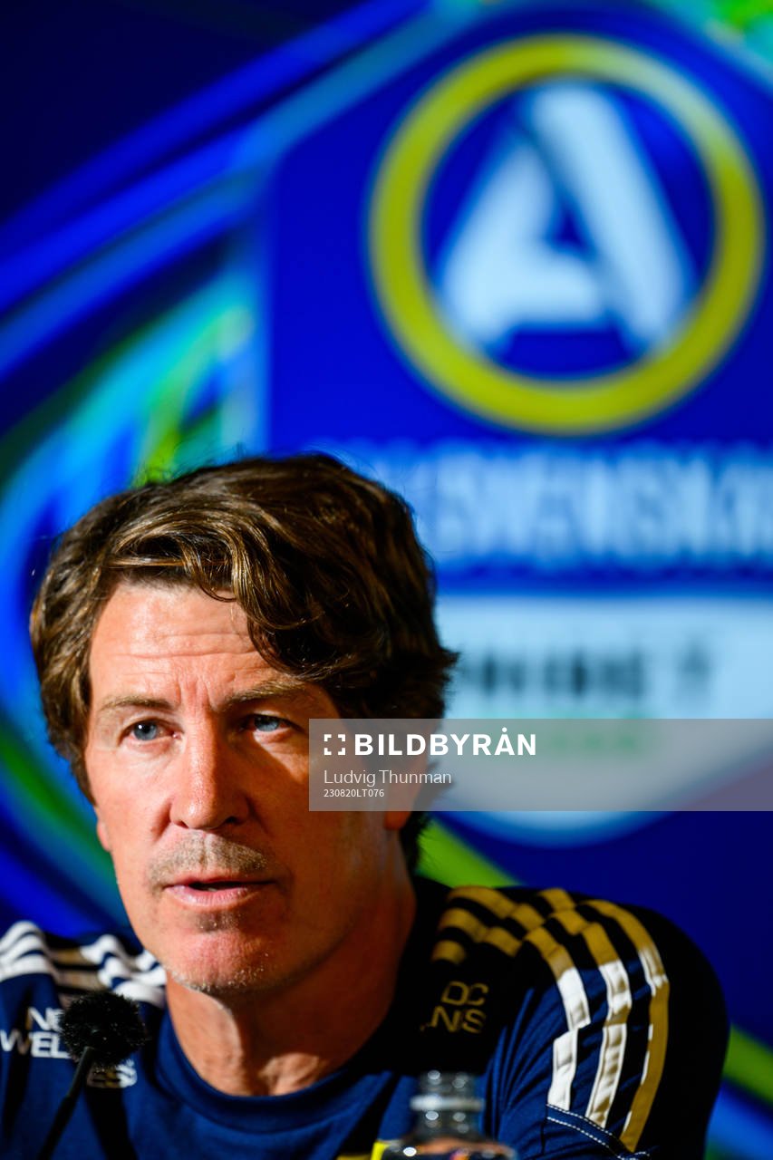 Djurgårdens tränare Thomas Lagerlöf på presskonferensen efter fotbollsmatchen i Allsvenskan mellan Malmö FF och Djurgården den 20 augusti 2023 i Malmö.