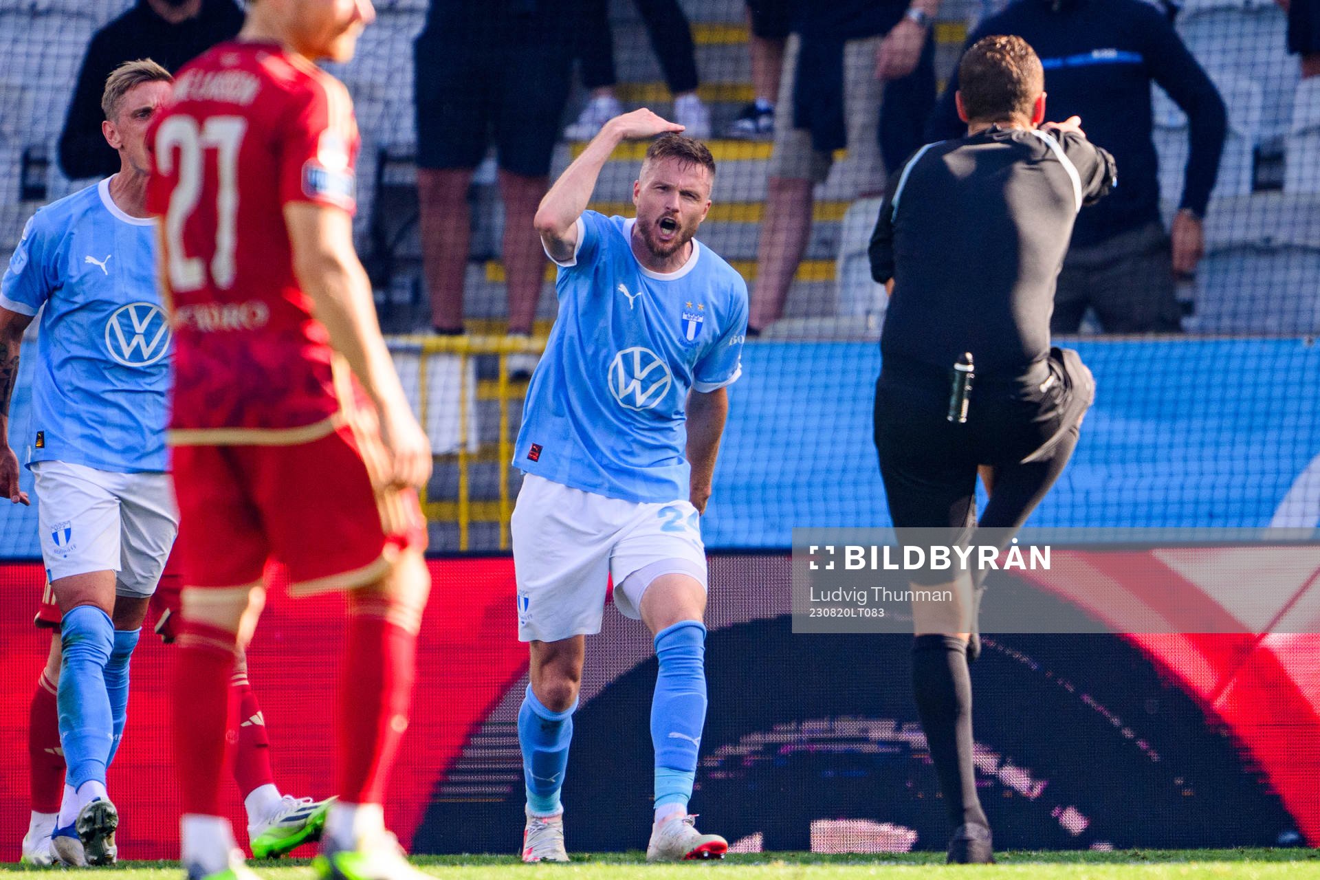 Malmö FFs Lasse Nielsen reagerar