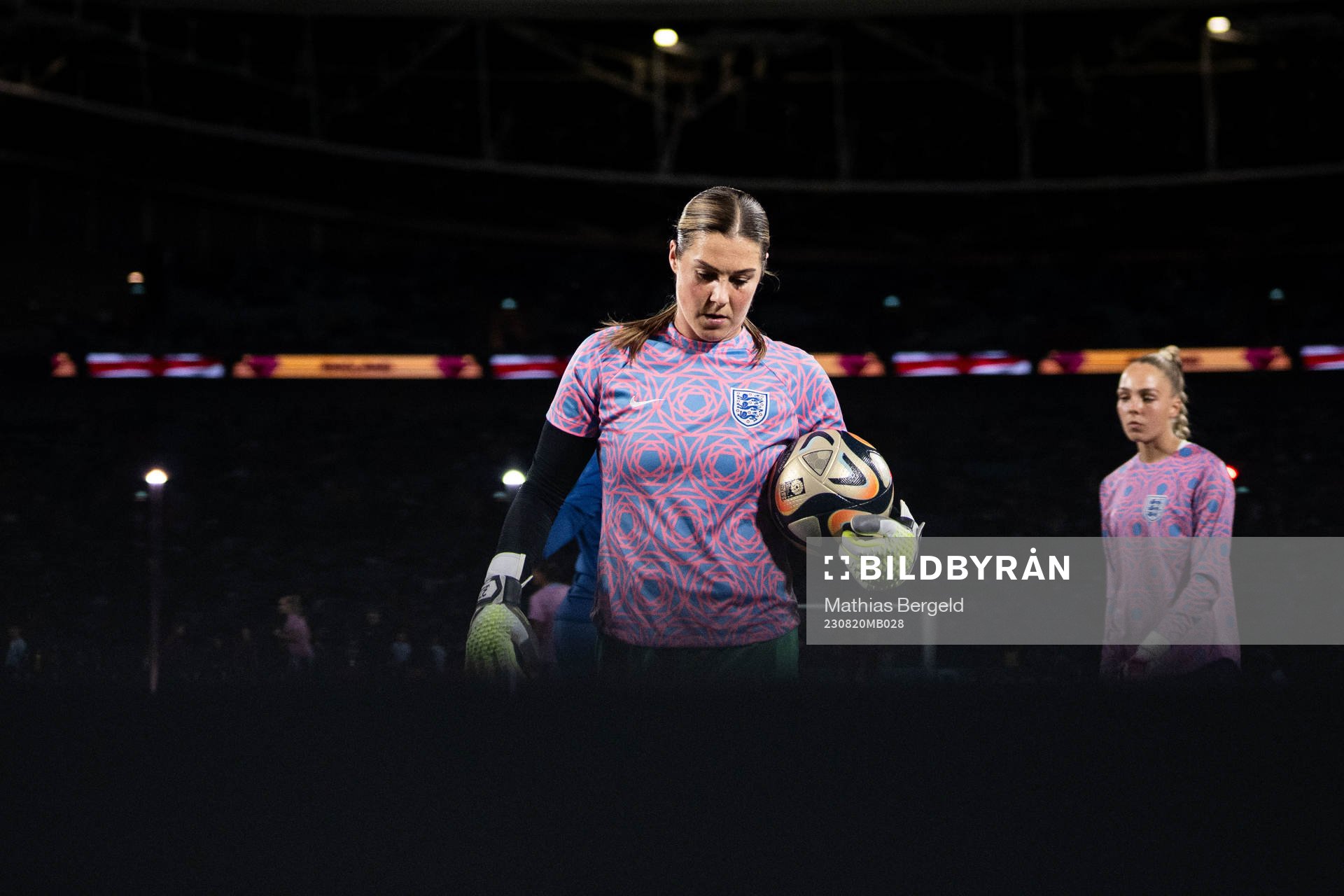 Goalkeeper Mary Earps of England