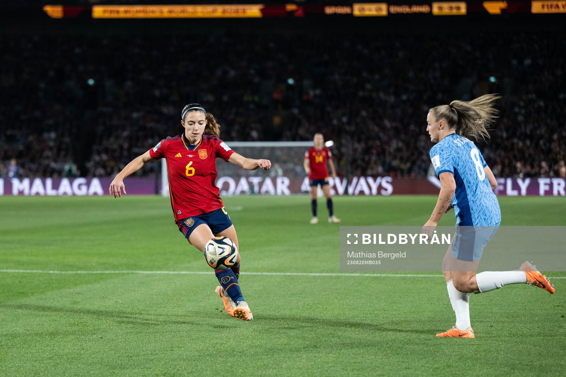 Aitana Bonmati of Spain and Georgia Stanway of England