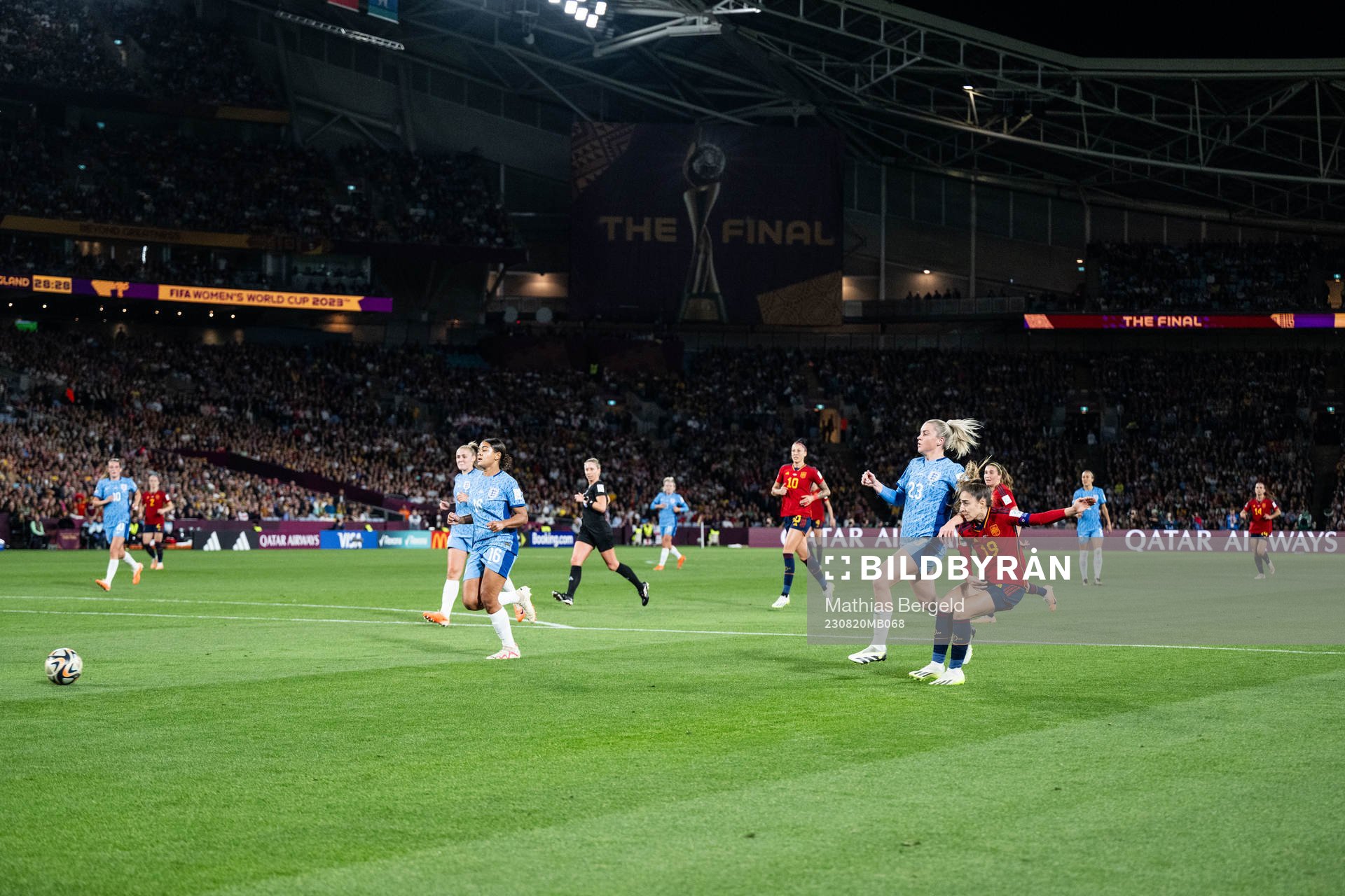 Olga Carmona of Spain scores 1-0