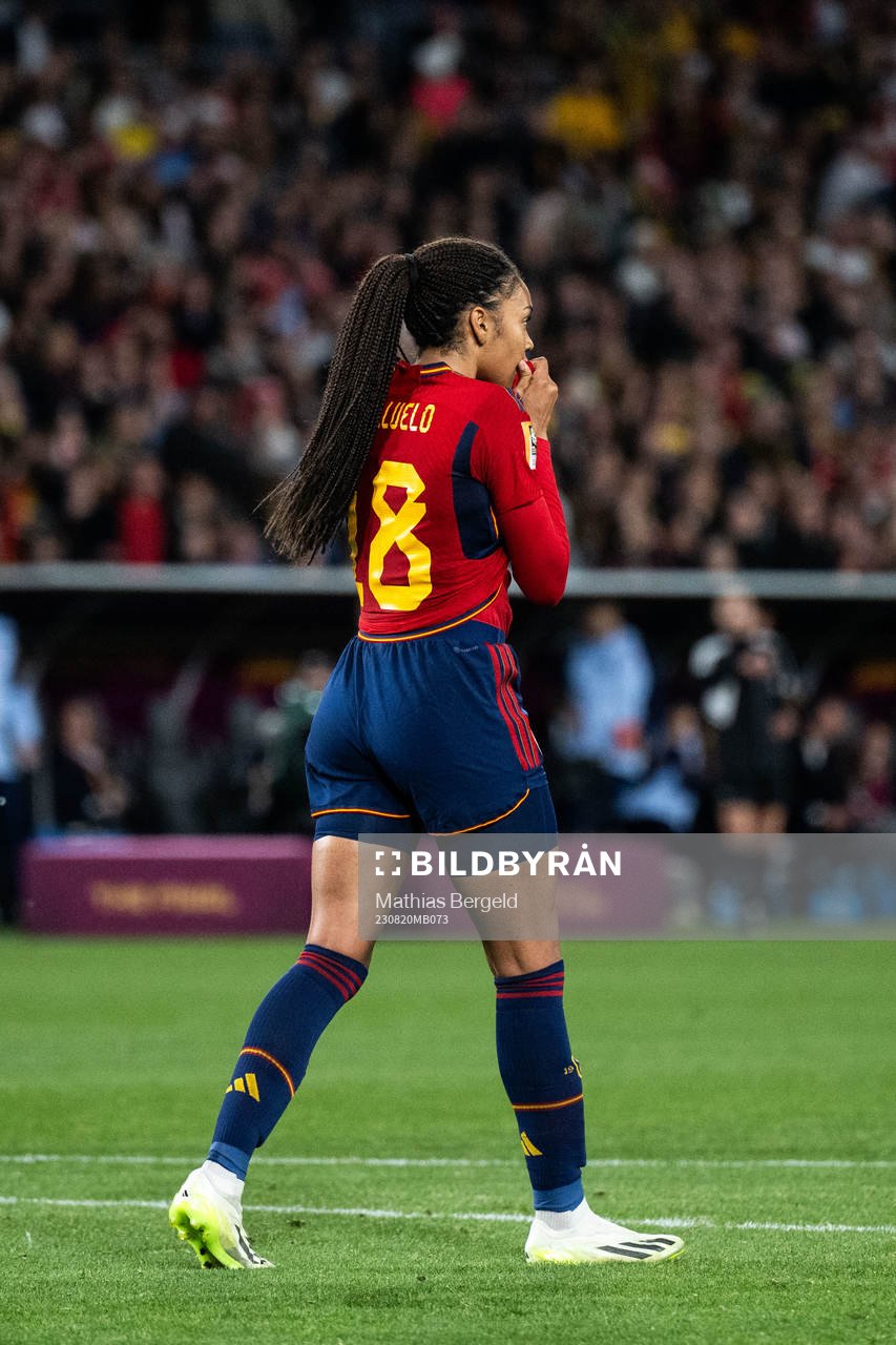 Salma Paralluelo of Spain looks dejected