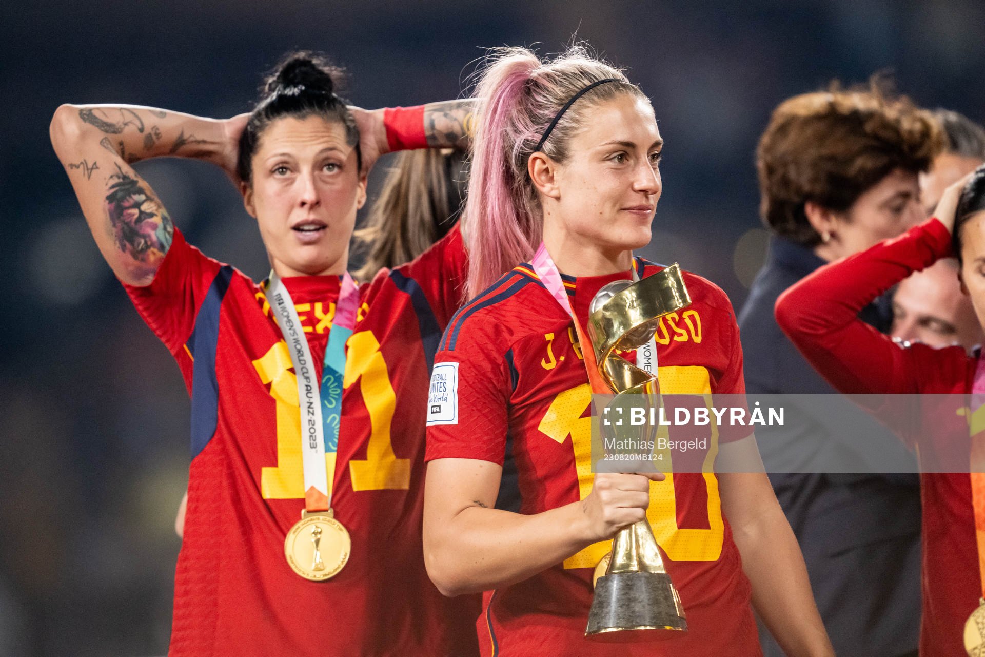 Jennifer Hermoso and Alexia Putellas of Spain celebrate
