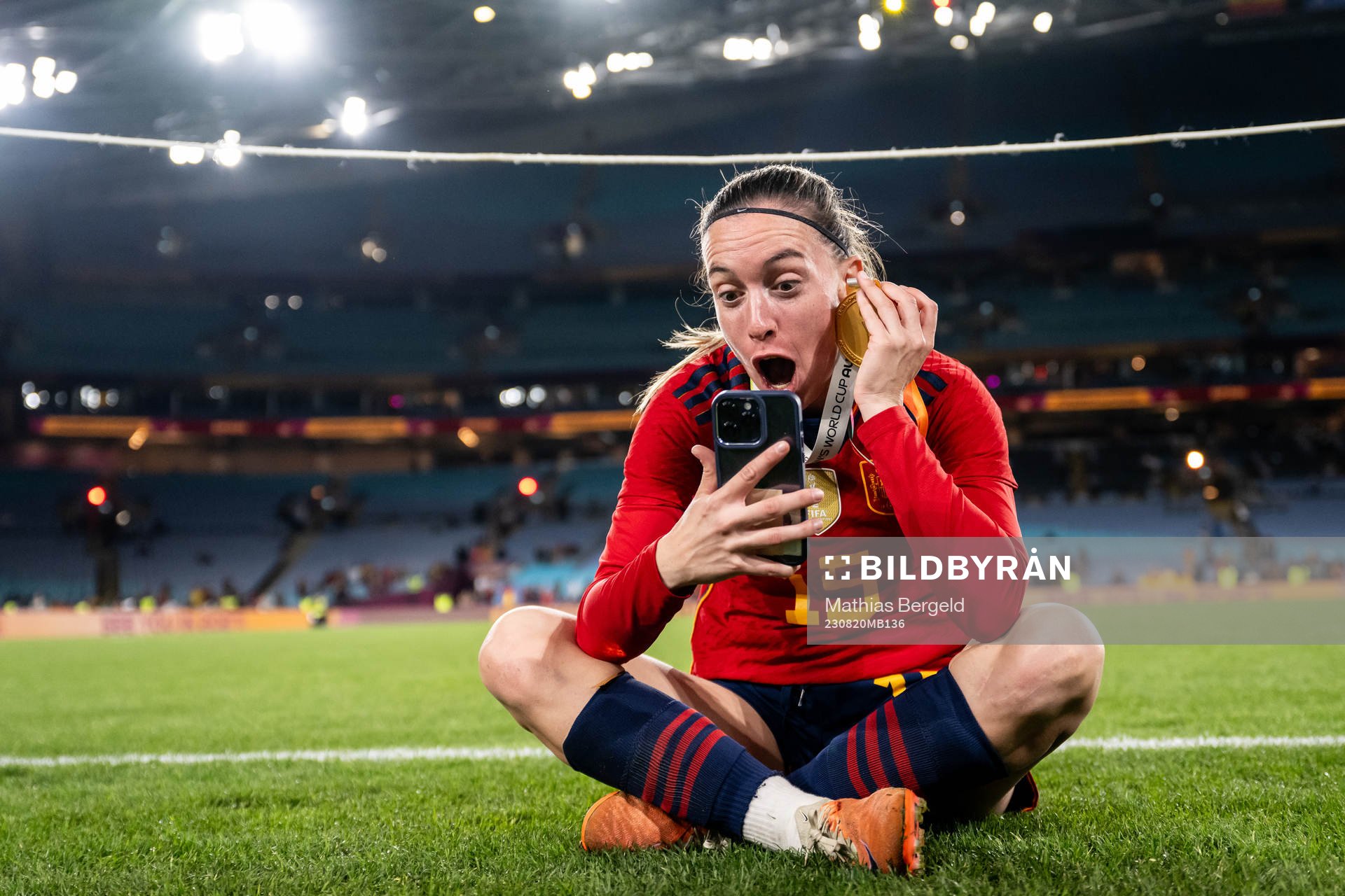 Eva Navarro of Spain celebrates