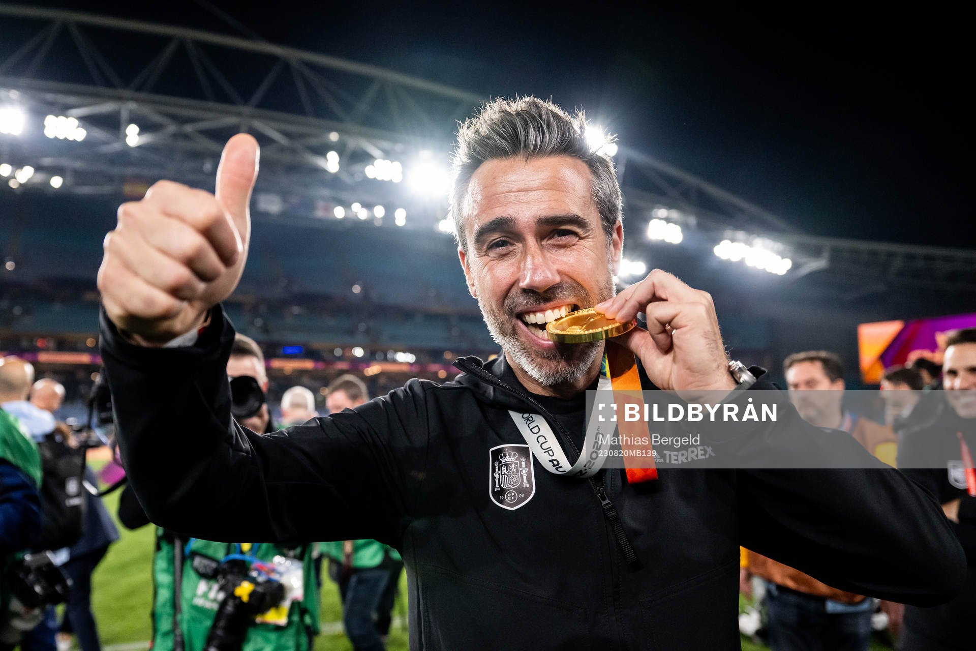 Head coach Jorge Vilda of Spain celebrate