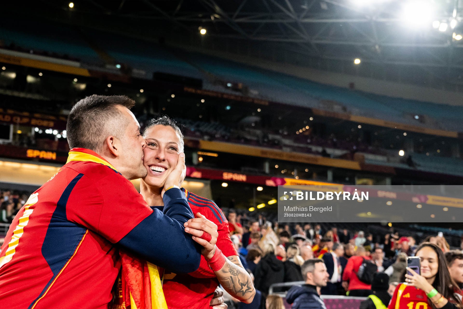 Jennifer Hermoso of Spain celebate