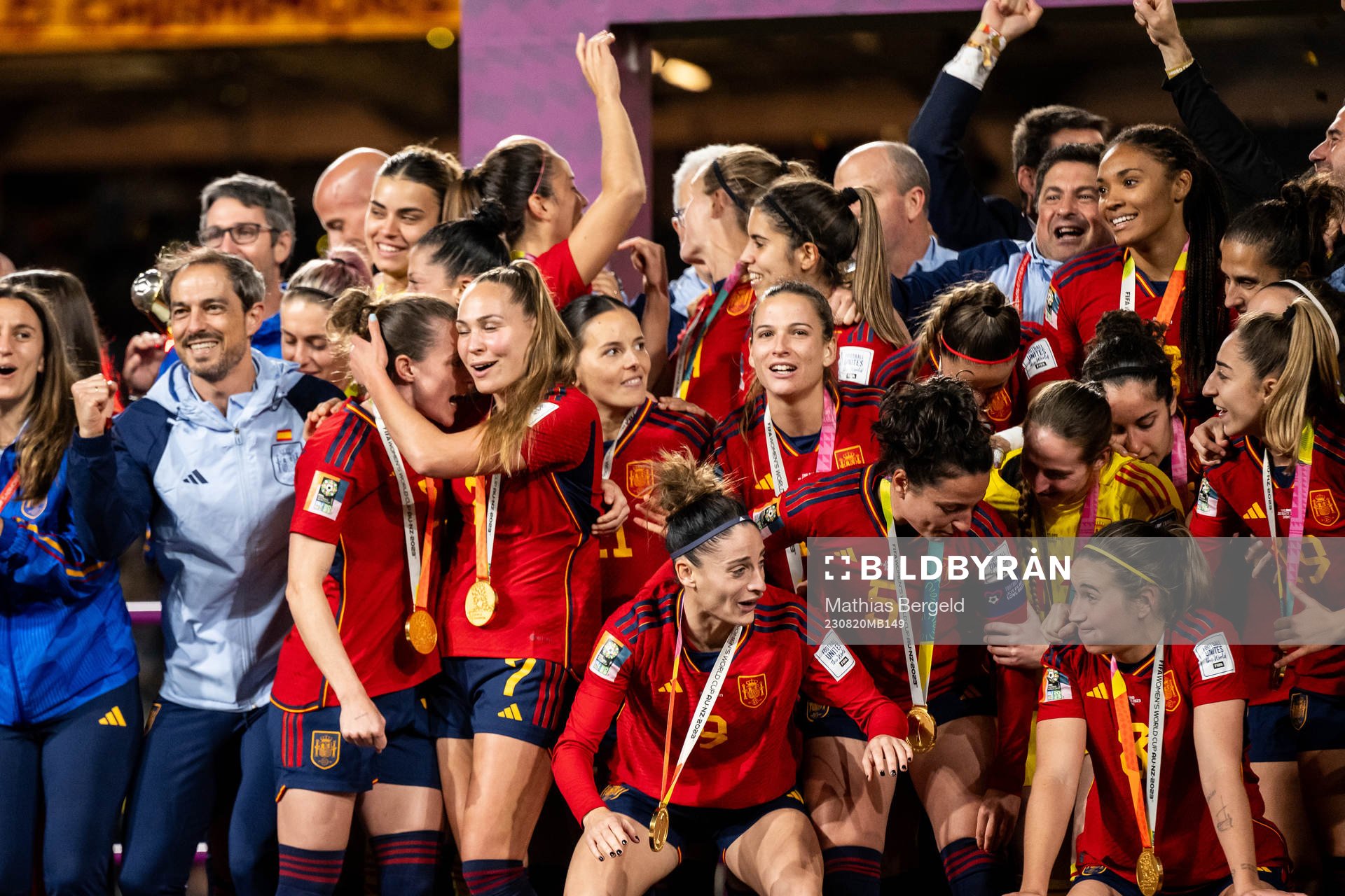 Players of Spain celebate