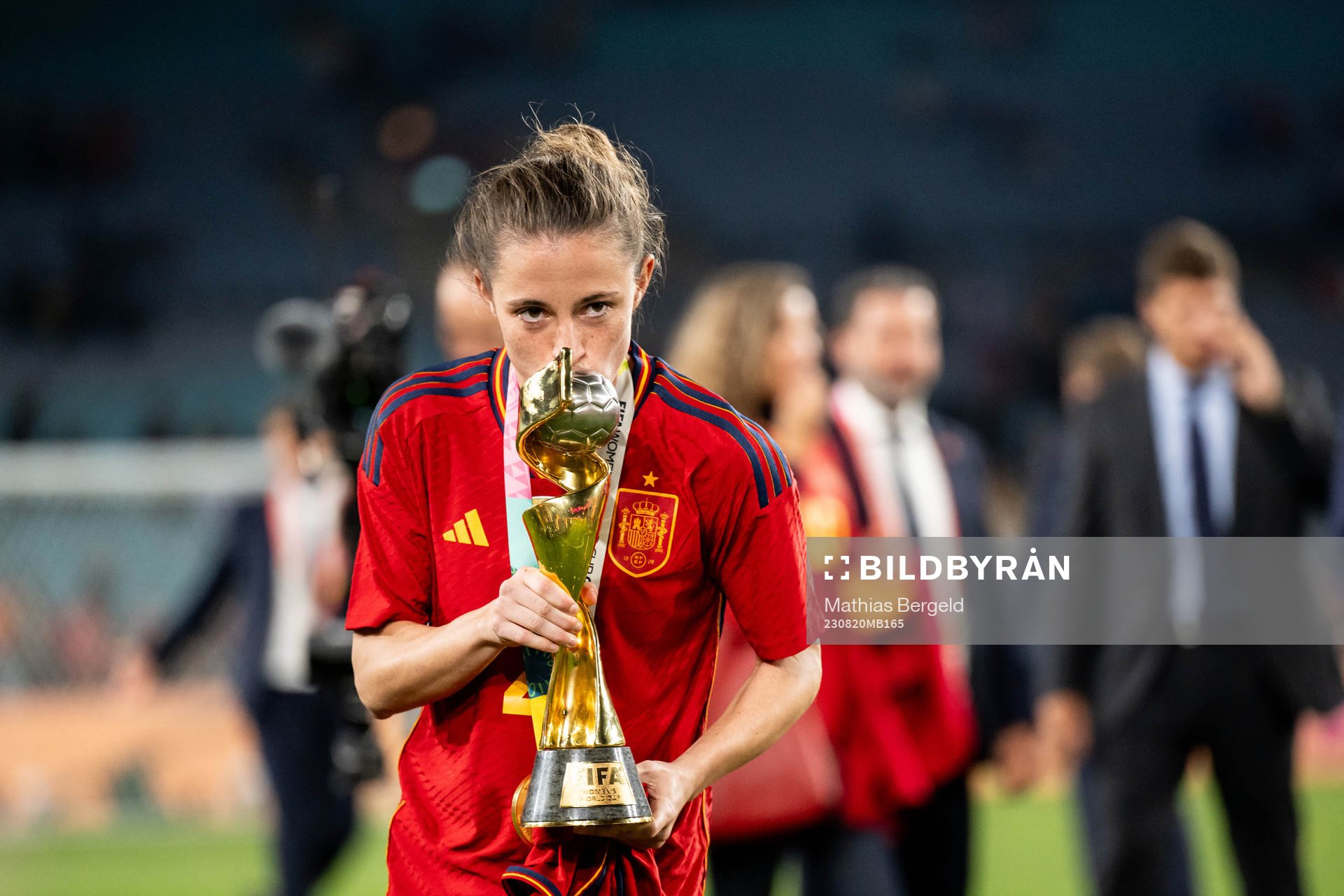 Ona Batlle of Spain celebates with the trophy