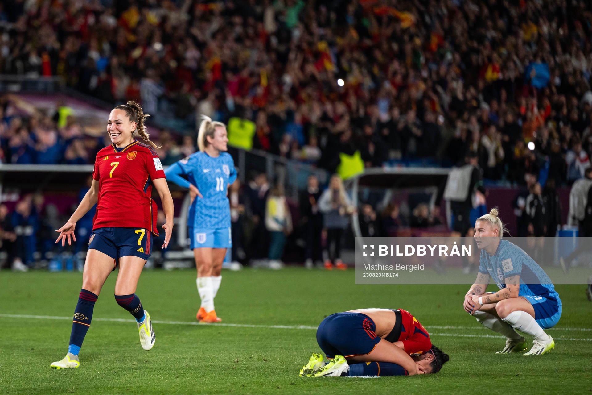 Alba Redondo and Jennifer Hermoso of Spain celebrate while