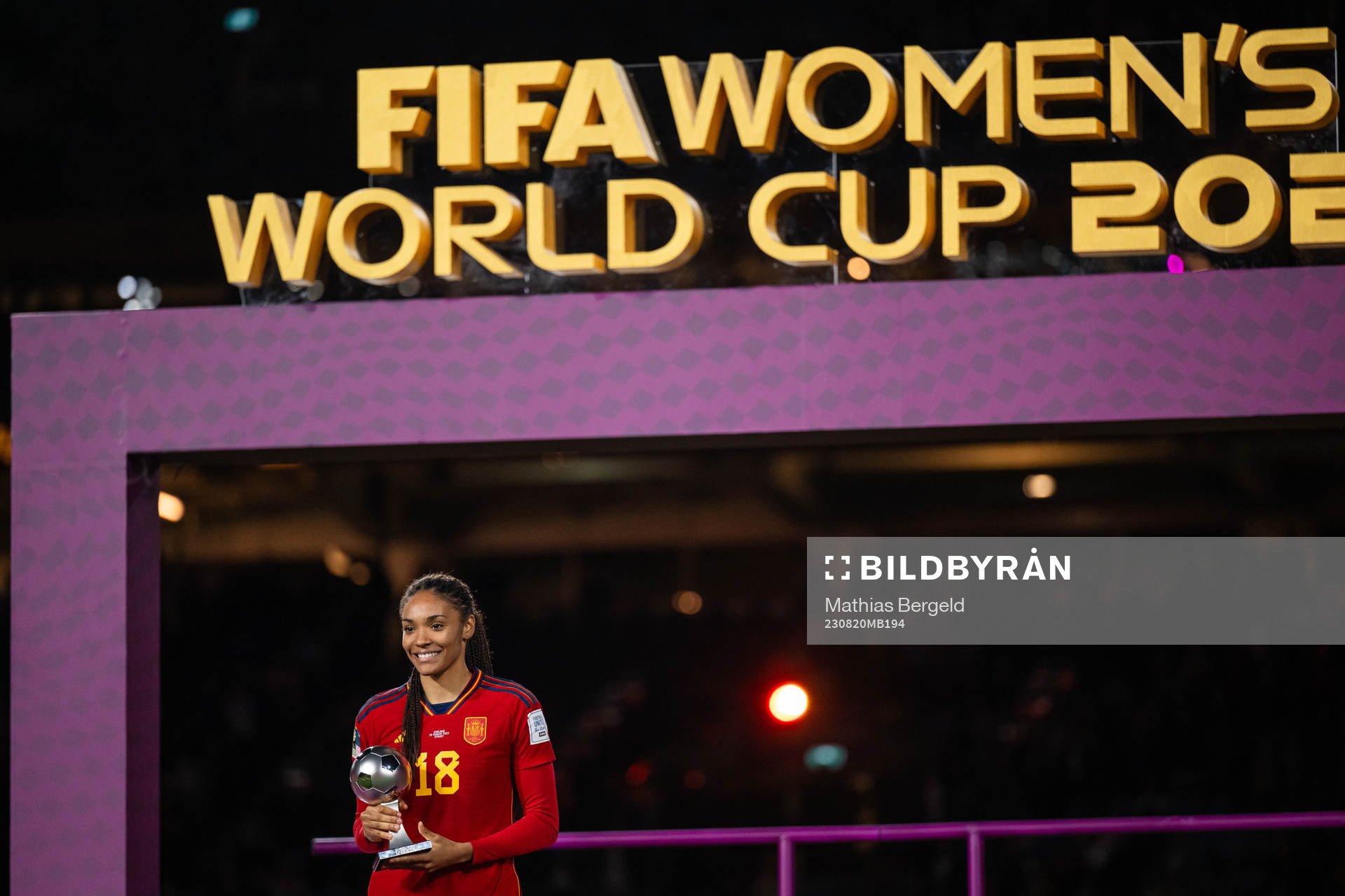 Salma Paralluelo of Spain poses with the FIFA Best Young Player Award at the medal ceremony after the FIFA Women's World Cup final between Spain and England on August 20, 2023 in Sydney.