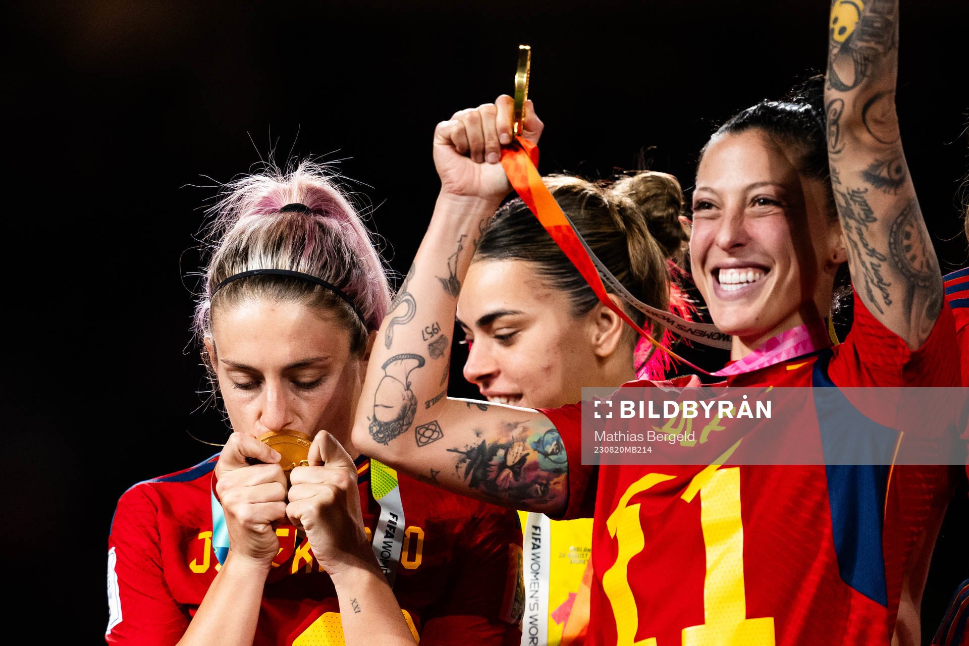 Alexia Putellas and Jennifer Hermoso of Spain celebrate at