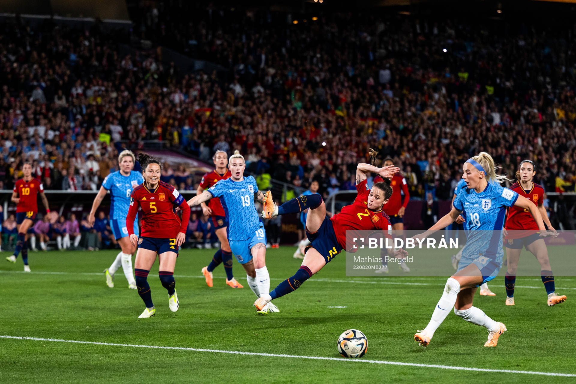 Ivana Andres and Ona Batlle of Spain defend against Beth