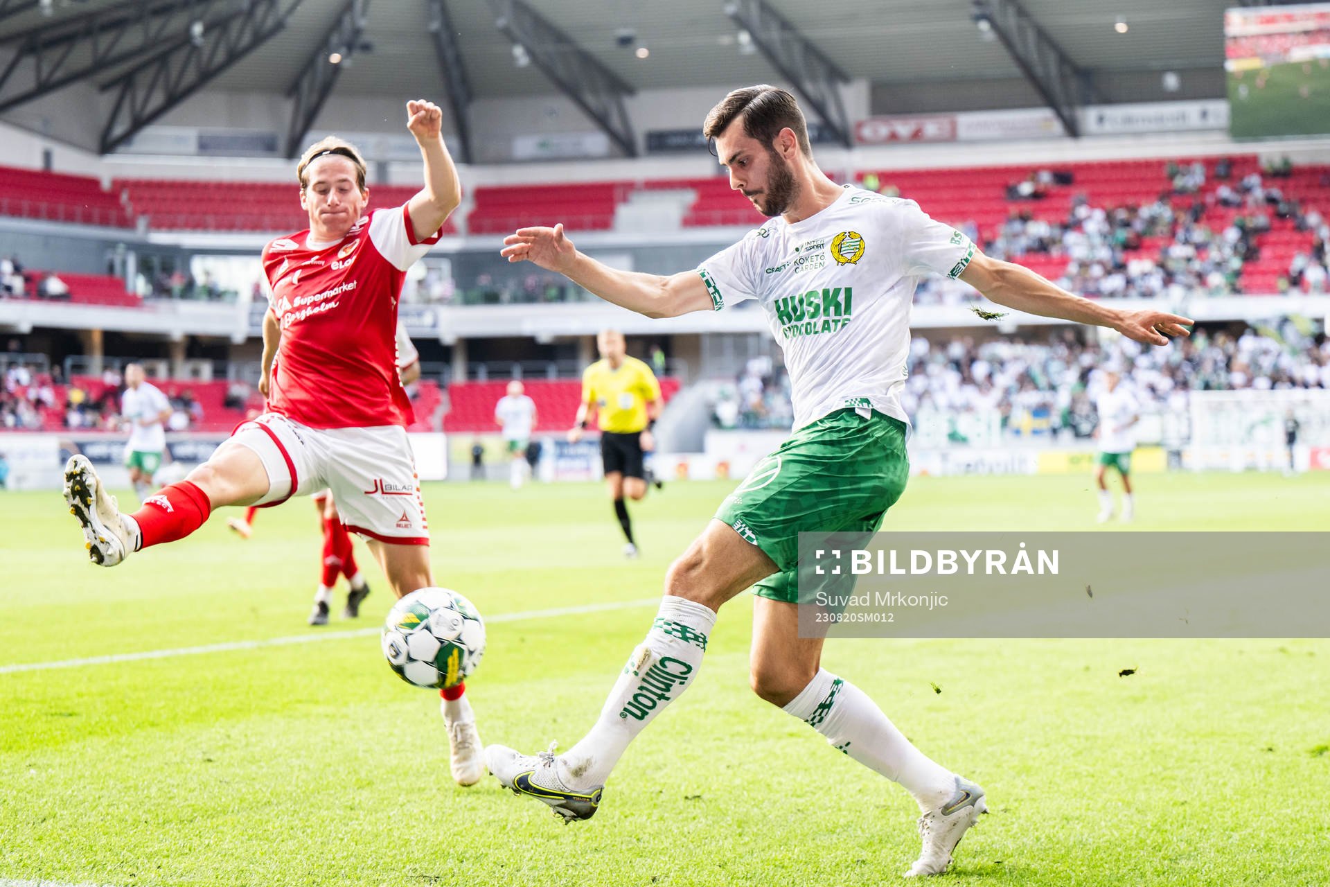 Kalmars Johan Karlsson och Hammarbys Adi Nalic