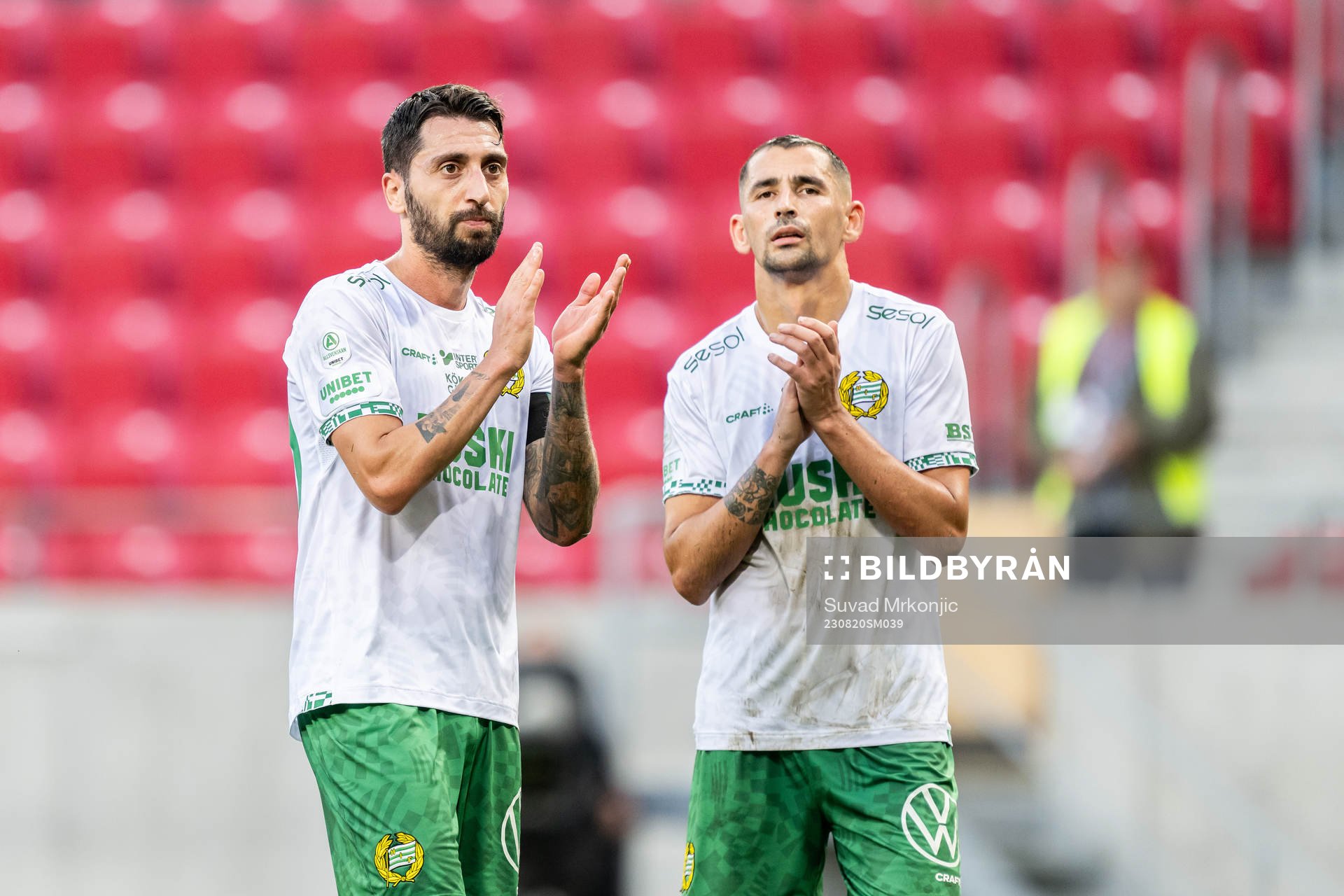 Hammarbys Loret Sadiku och Nahir Besara deppar