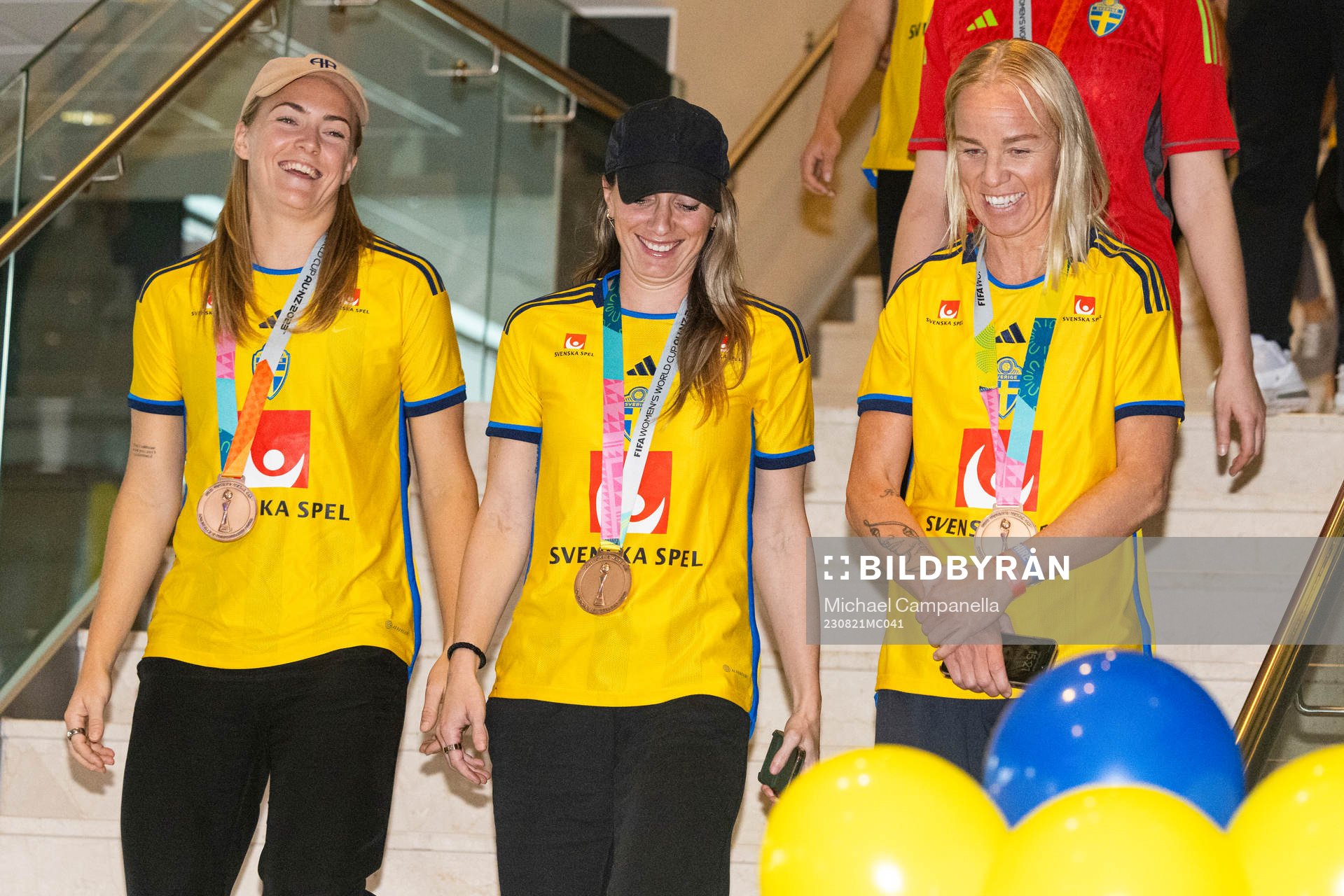 Magdalena Eriksson, Kosovare Asllani, and Caroline Seger of