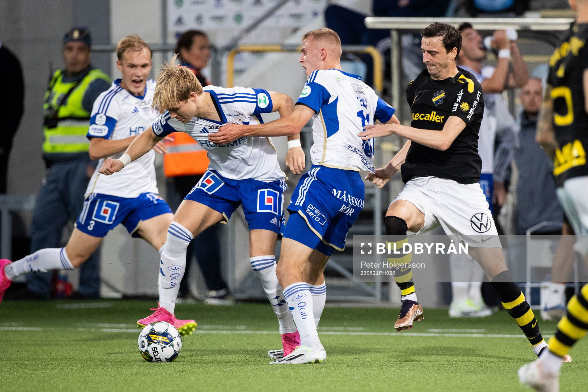 IFK Norrköpings Isak Andri Sigurgeirsson och Victor Stange