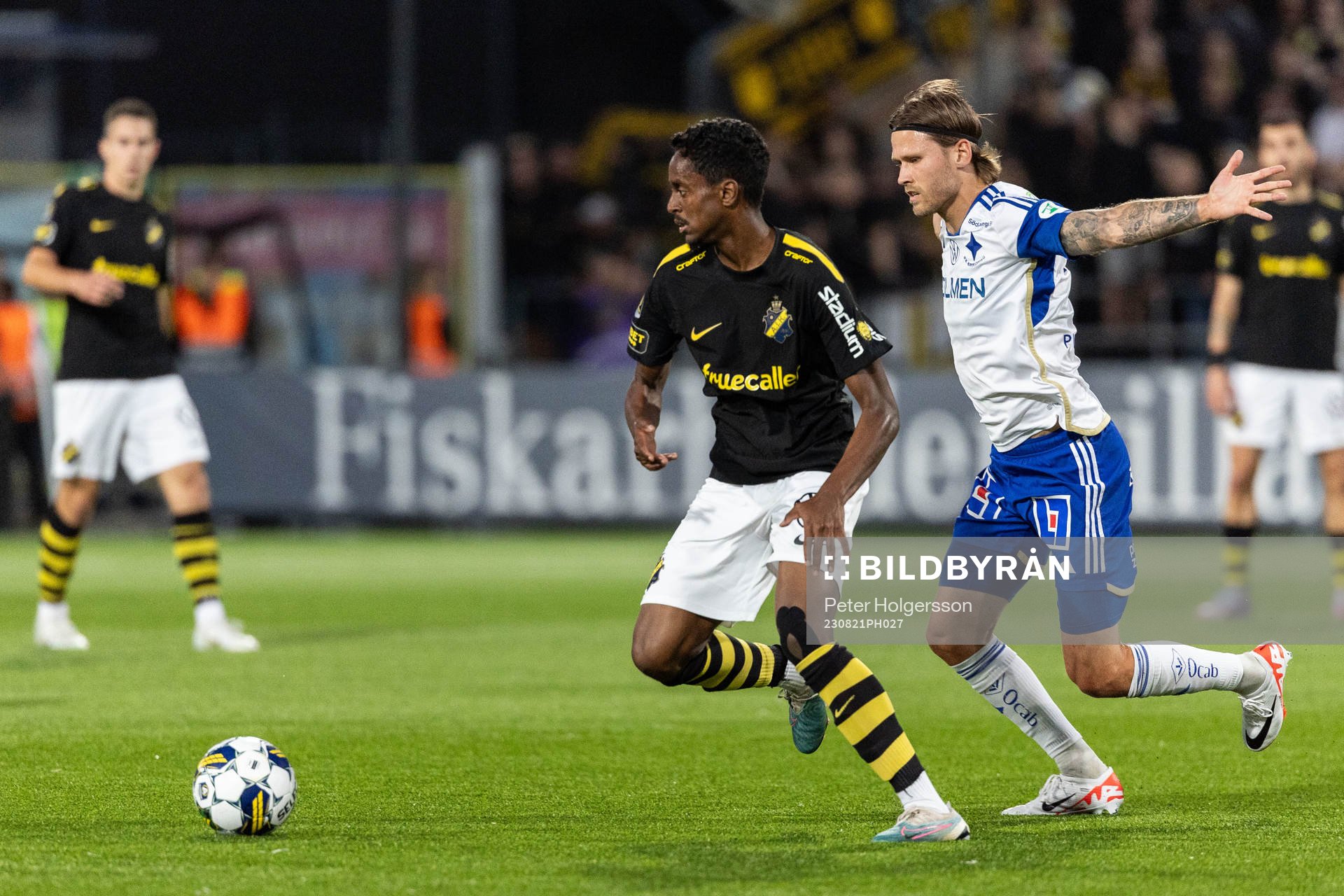 AIKs Abdihakin Ali och IFK Norrköpings Arnor Traustason