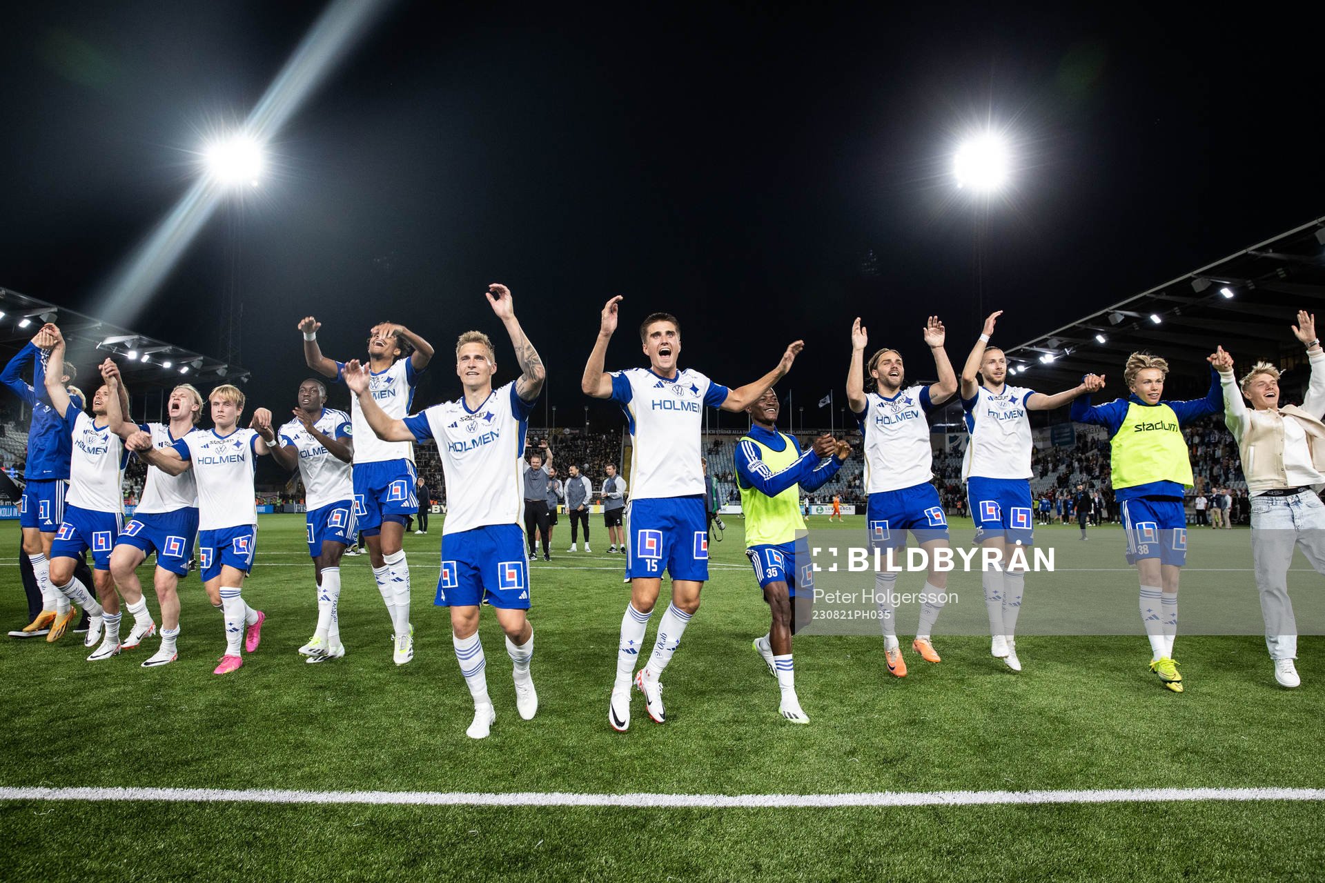 IFK Norrköpings spelare jublar